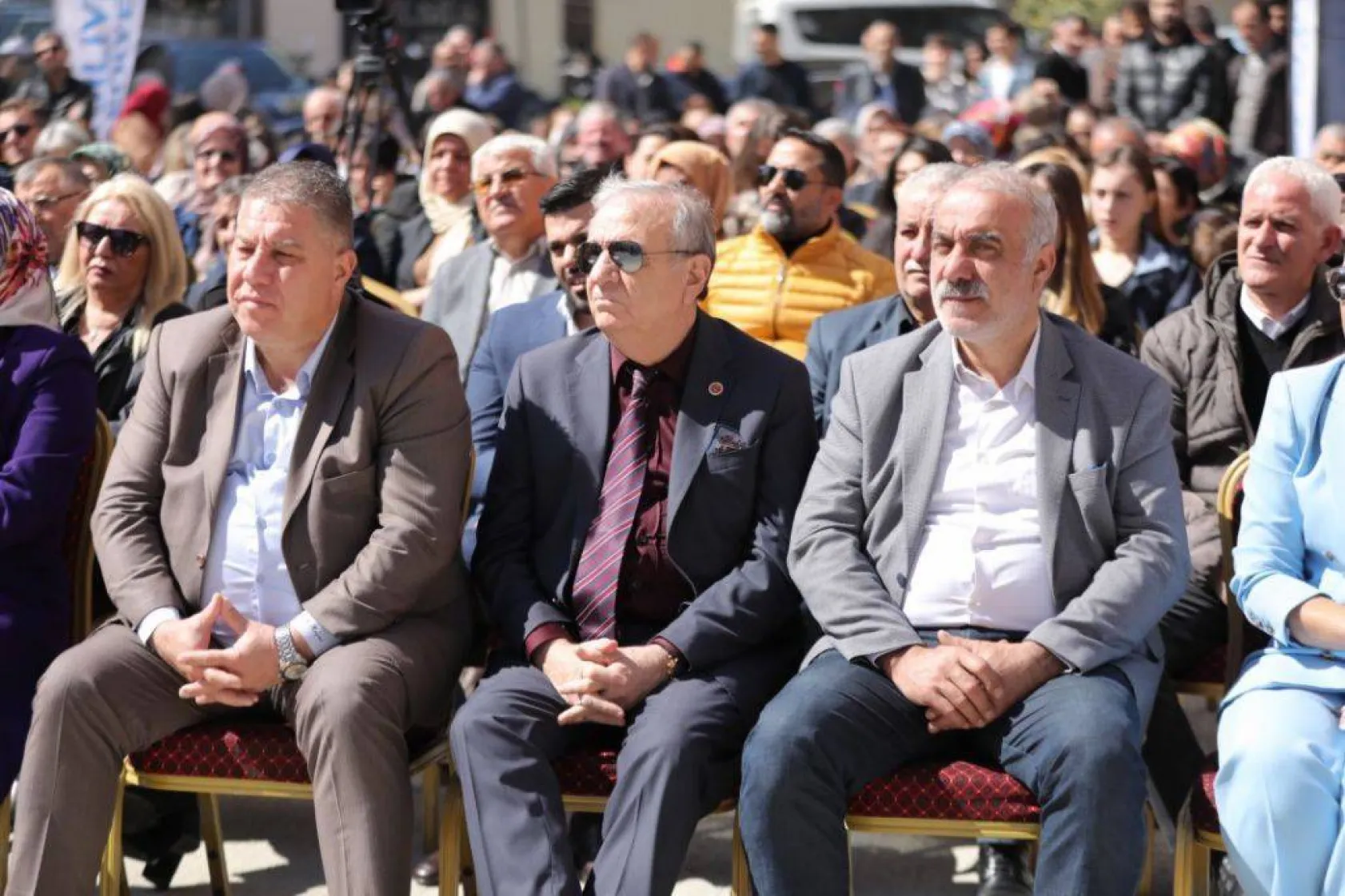 Varnalı konutlarında anahtar ve tapu teslim sevinci