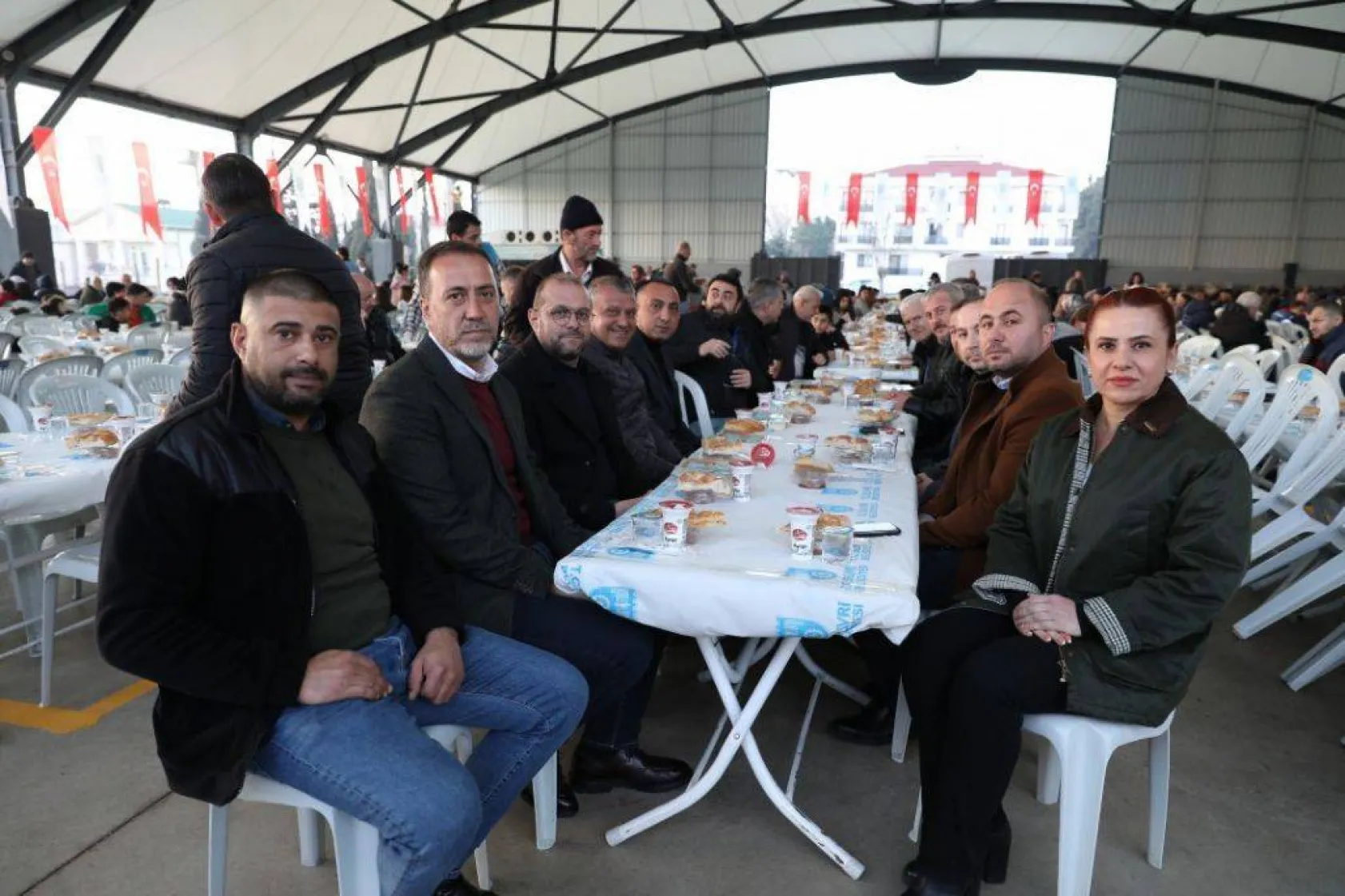 Gönül sofralarında oruçlar hep birlikte açılıyor