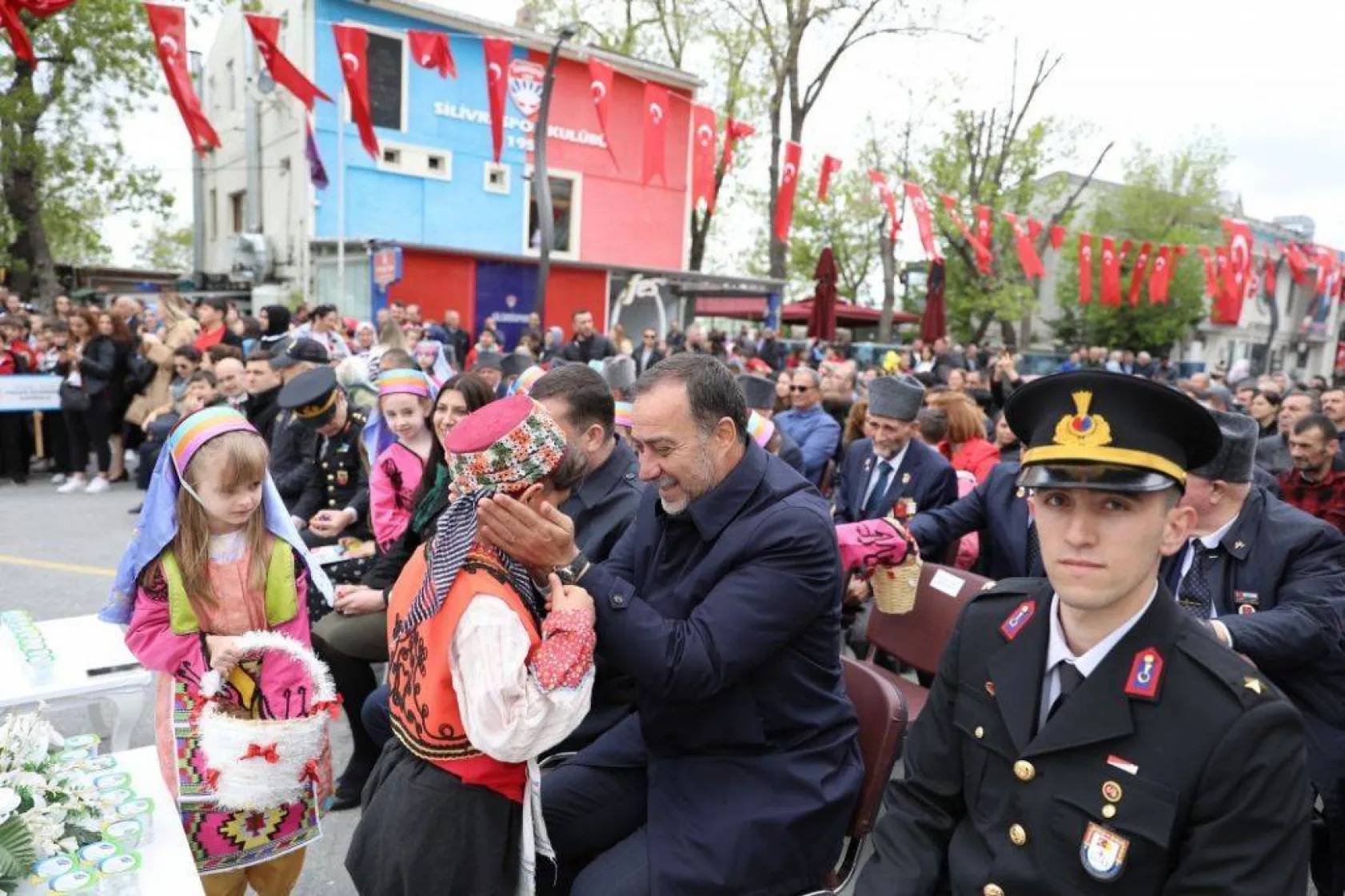 Silivri ve Hatay'da çocuklar 23 Nisan sevinci yaşadı