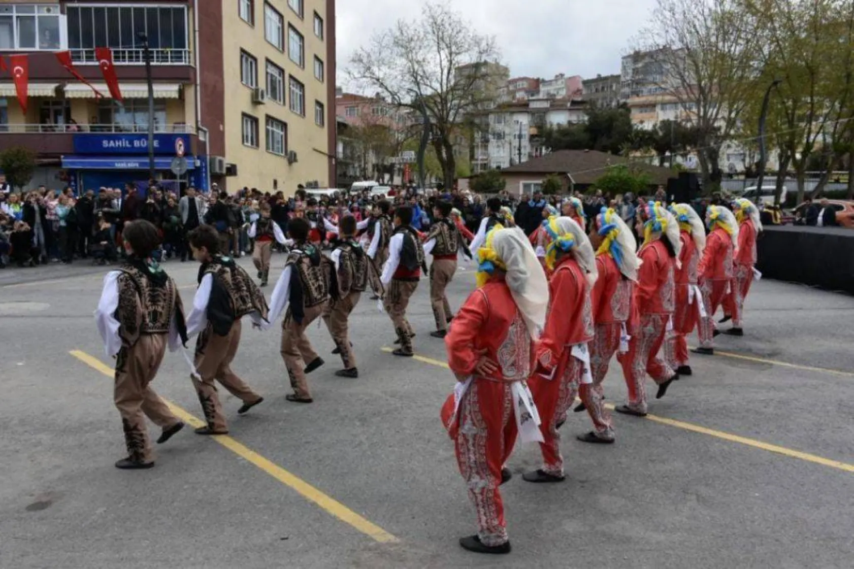 Silivri ve Hatay'da çocuklar 23 Nisan sevinci yaşadı