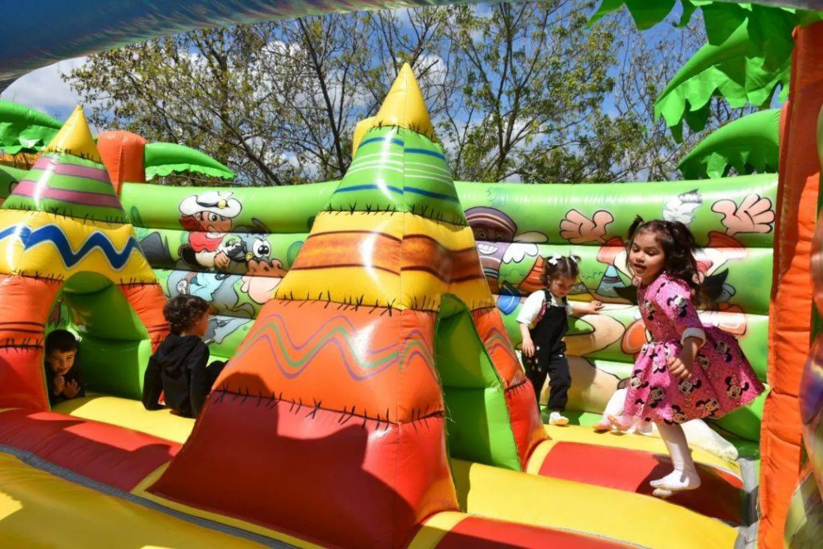 Silivri ve Hatay'da çocuklar 23 Nisan sevinci yaşadı