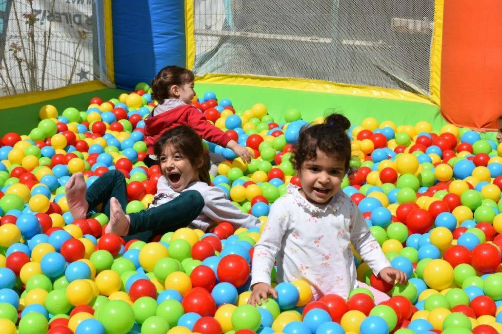 Silivri ve Hatay'da çocuklar 23 Nisan sevinci yaşadı