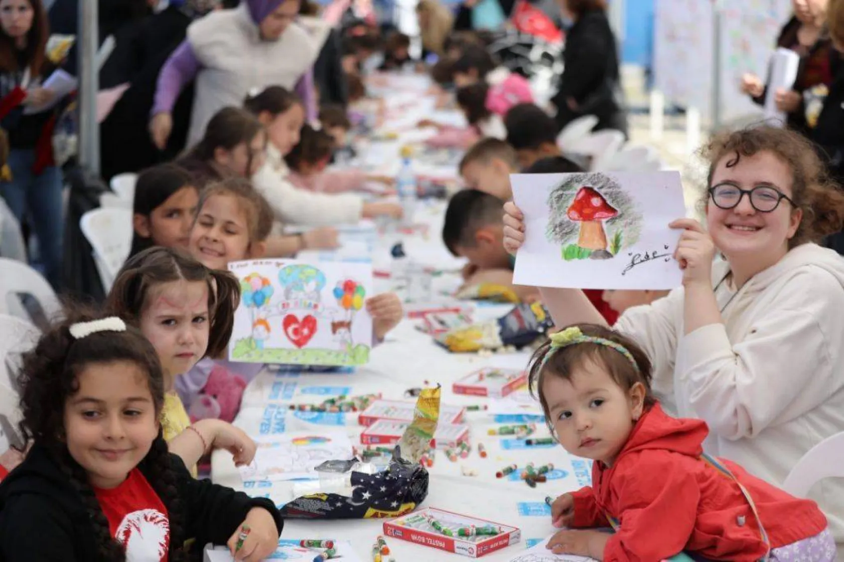 Silivri ve Hatay'da çocuklar 23 Nisan sevinci yaşadı