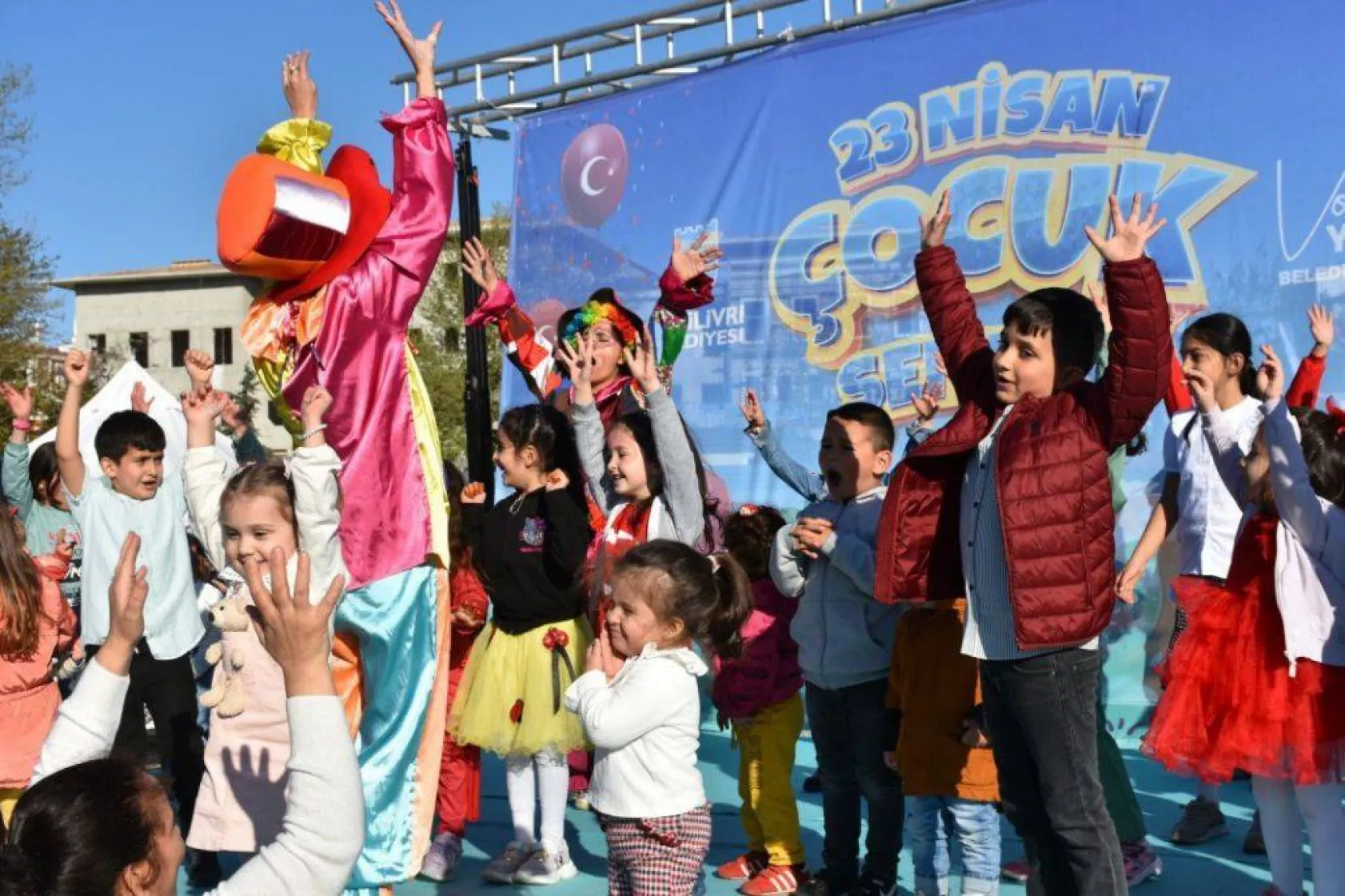 Silivri ve Hatay'da çocuklar 23 Nisan sevinci yaşadı