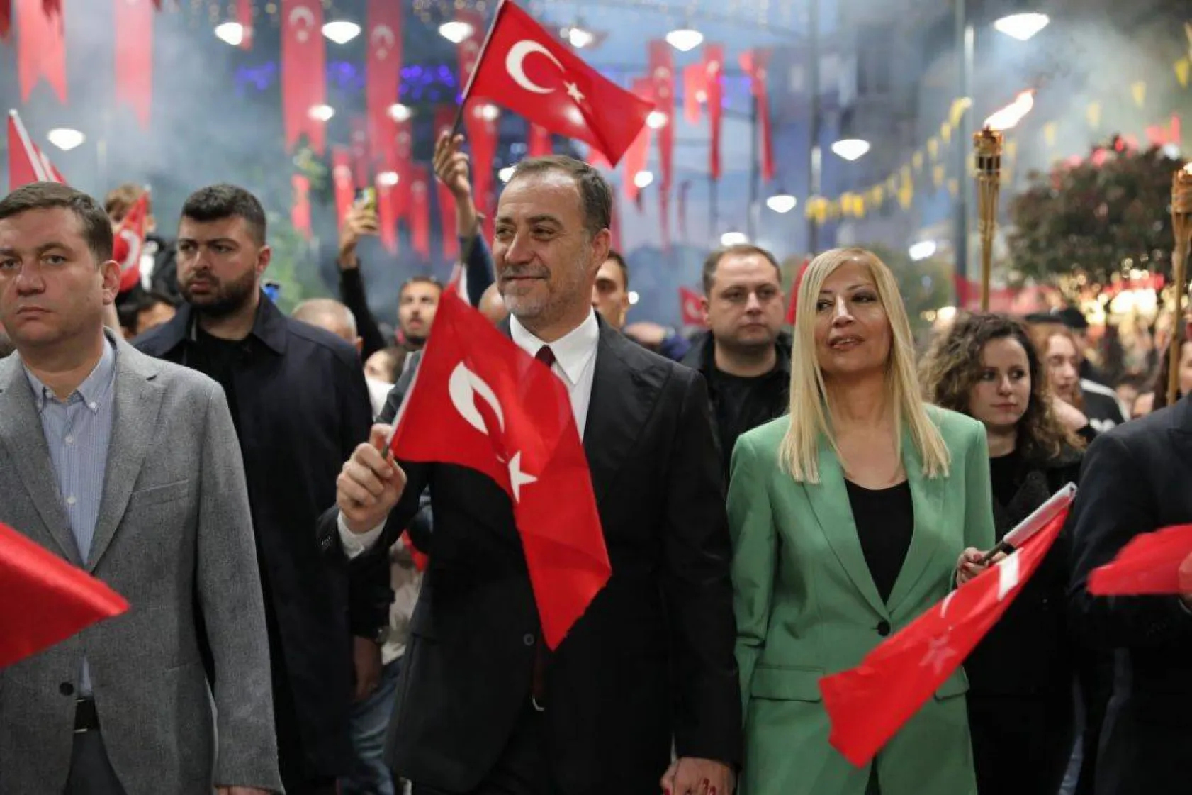 Silivri 19 Mayıs'ta kırmızı beyaza büründü