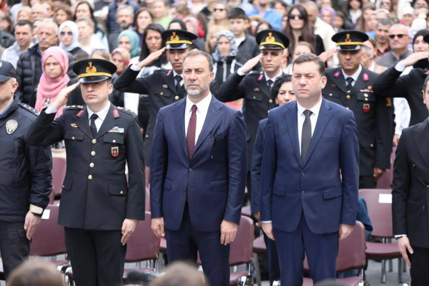 Silivri 19 Mayıs'ta kırmızı beyaza büründü