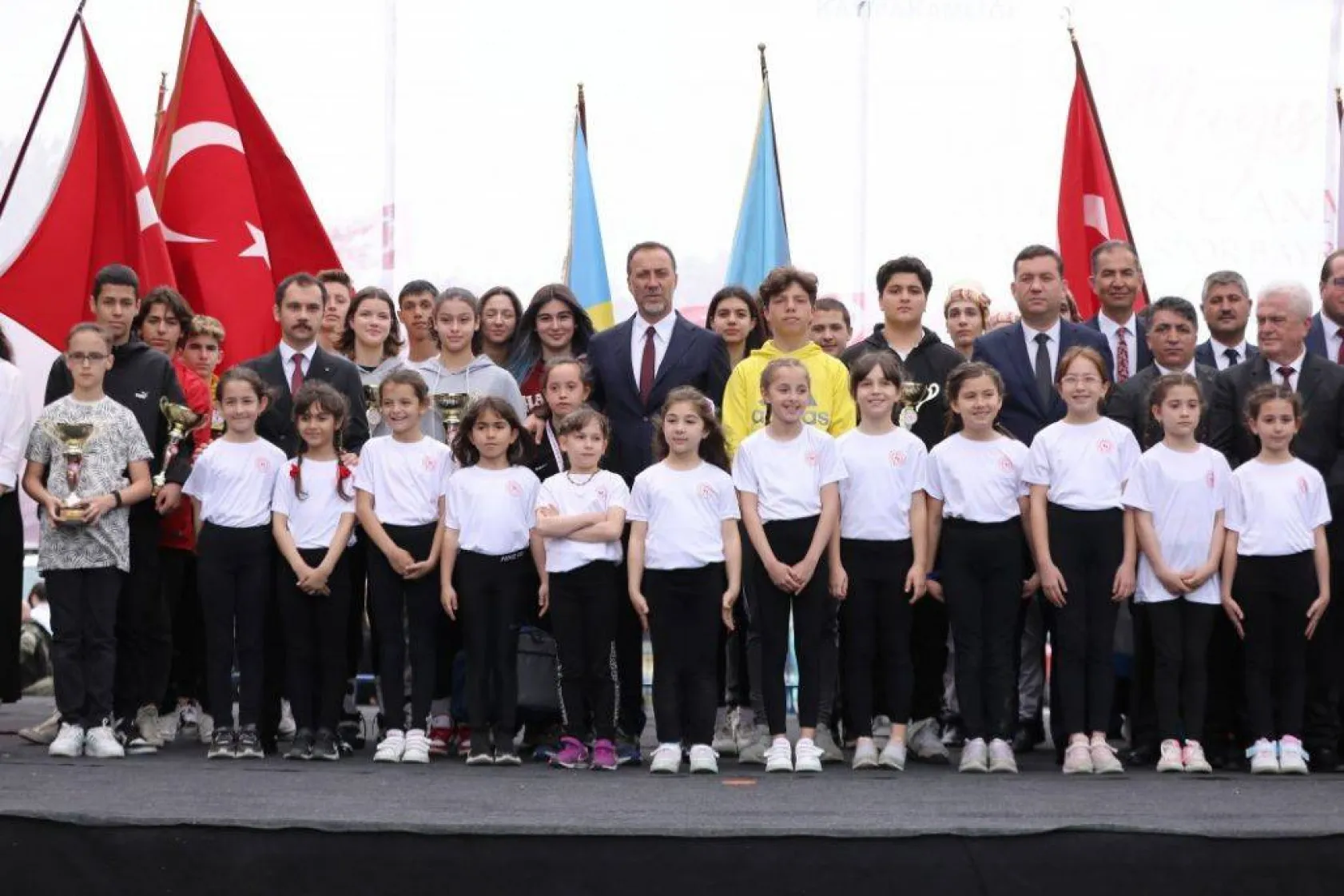 Silivri 19 Mayıs'ta kırmızı beyaza büründü