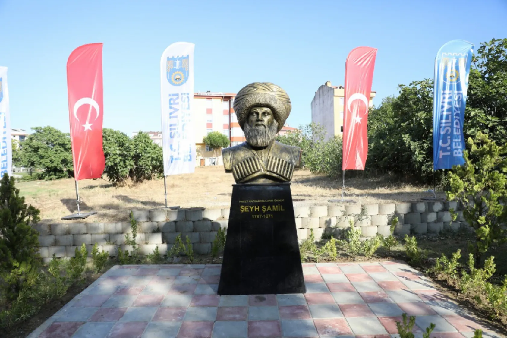 Silivri'de Şeyh Şamil büstü ve parkı hizmete açıldı