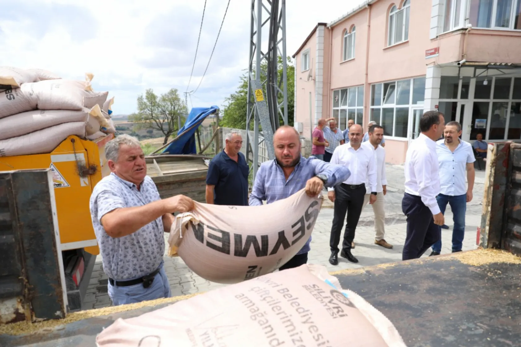 Çiftçilere 12 milyon TL'lik tohumluk arpa desteği