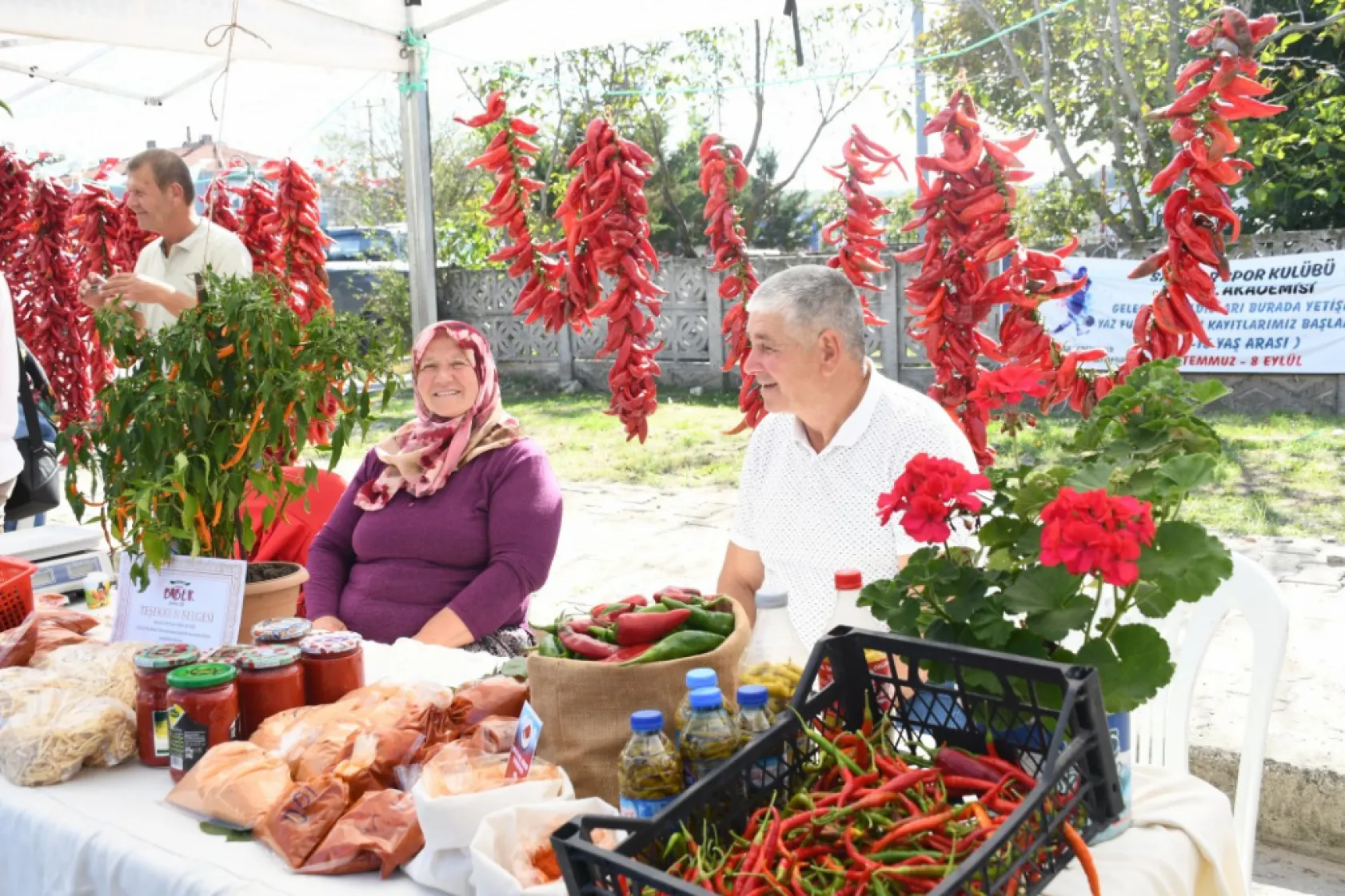 Sayalar'da hem biber hem hizmet şenliği