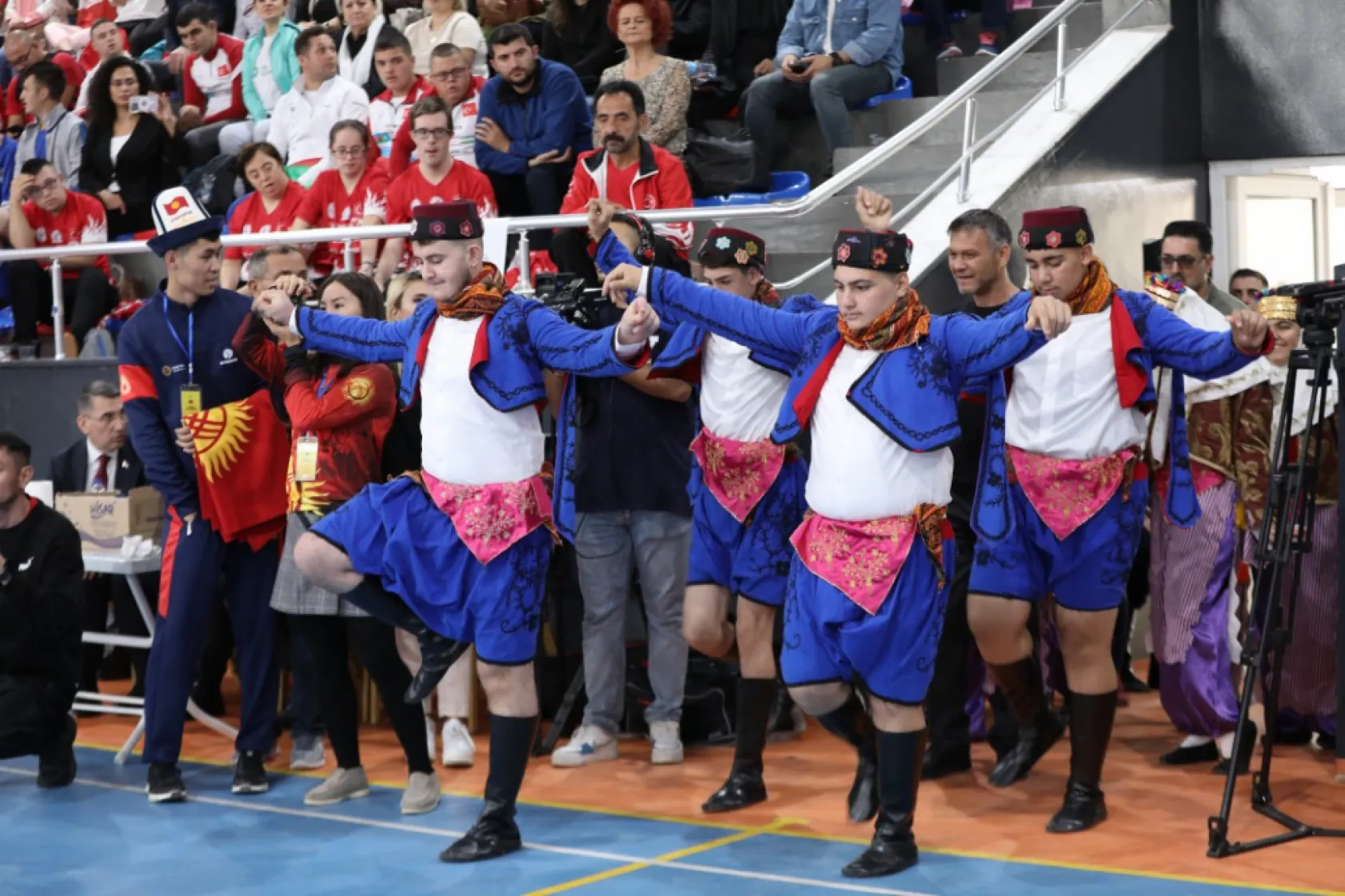 Türk dünyası özel sporcular şenliği başladı