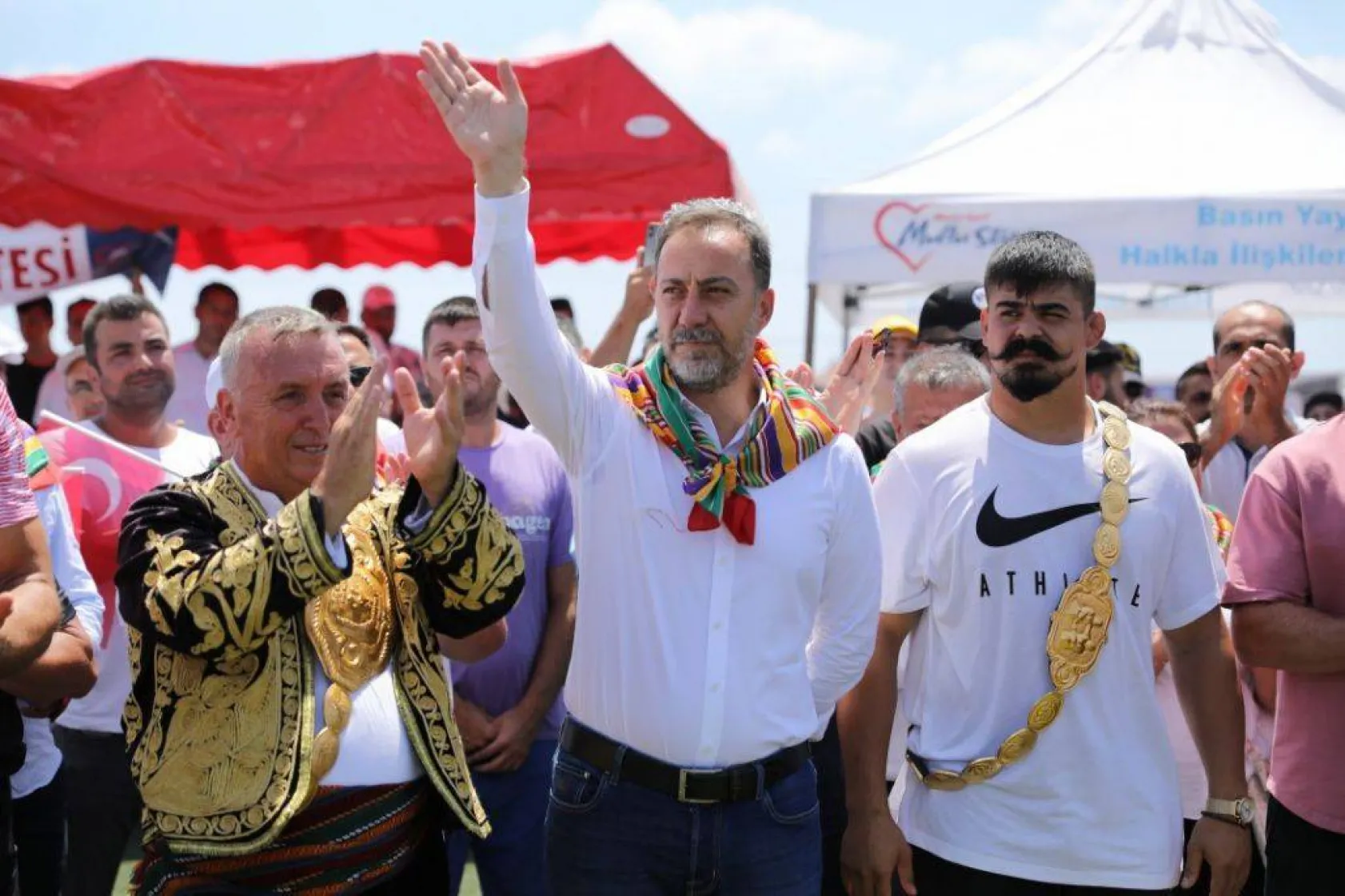 Başpehlivanlar Silivri er meydanını titretti