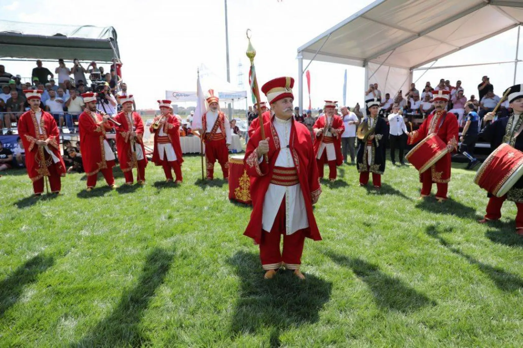 Başpehlivanlar Silivri er meydanını titretti