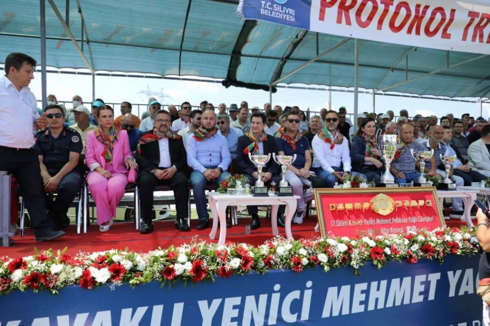 Başpehlivanlar Silivri er meydanını titretti
