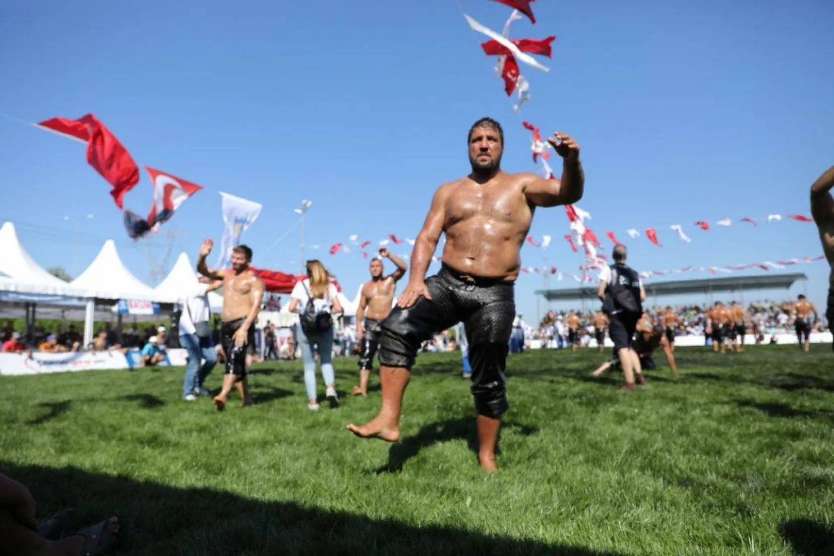 Başpehlivanlar Silivri er meydanını titretti