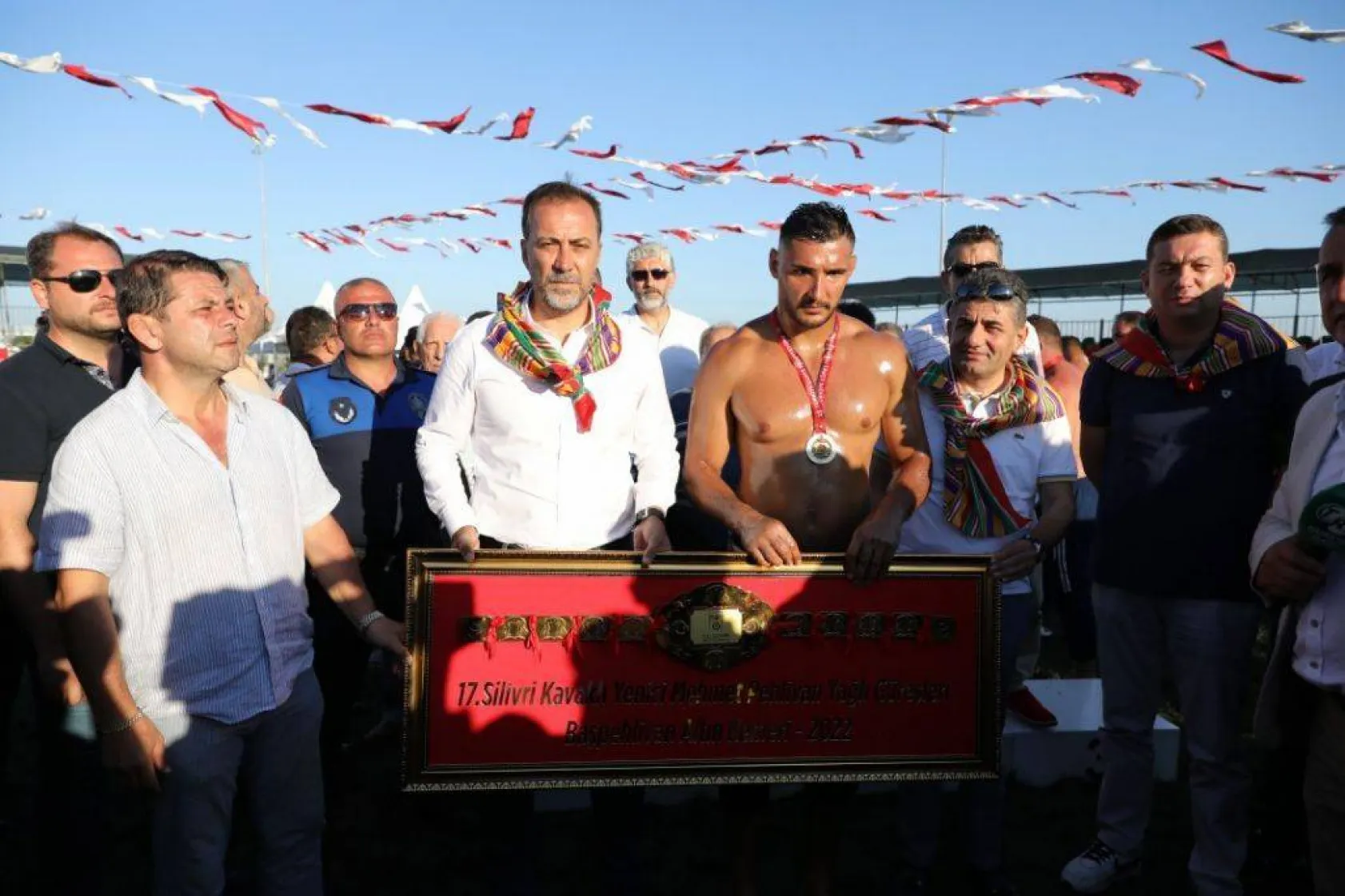 Başpehlivanlar Silivri er meydanını titretti