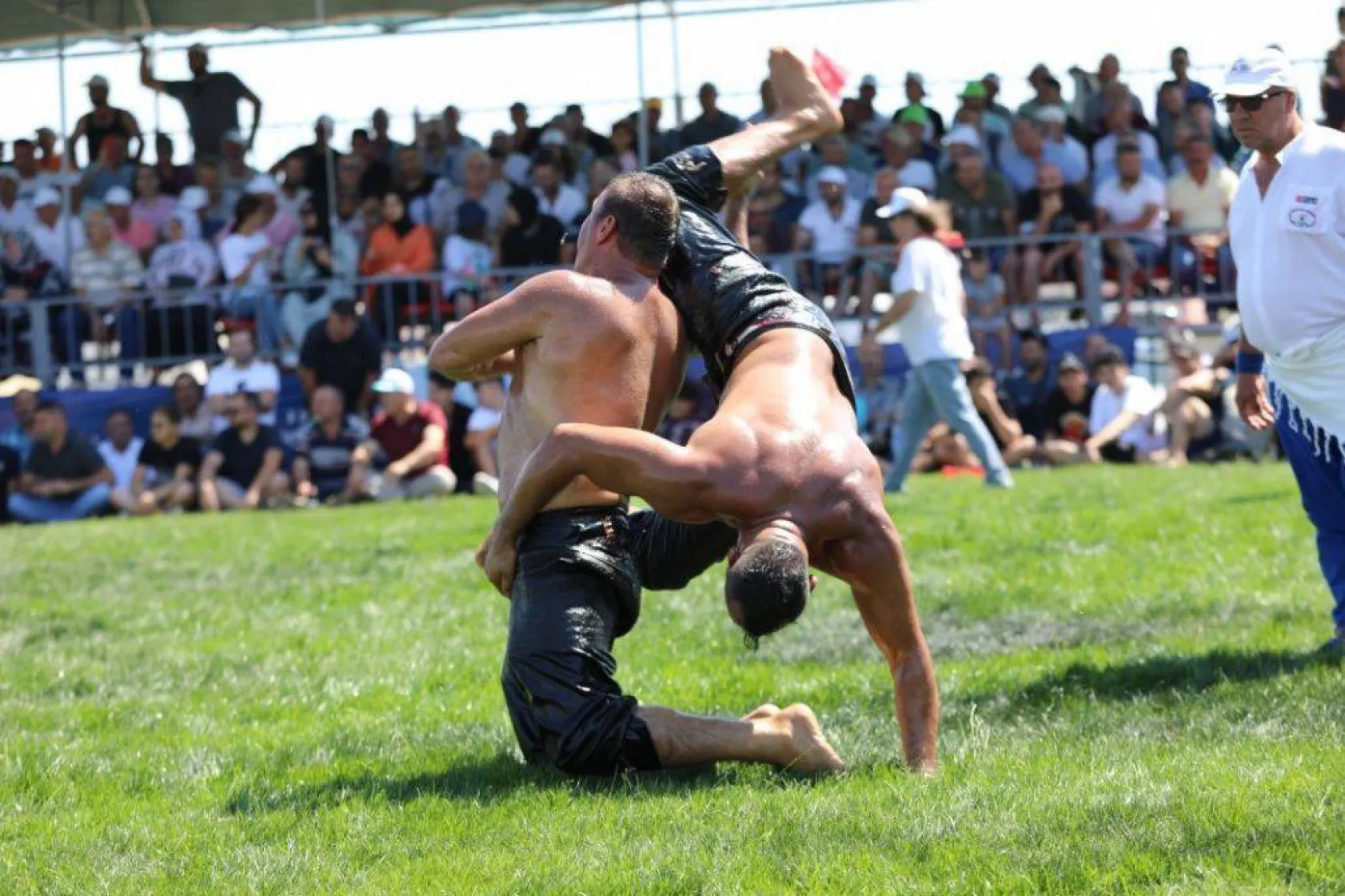Başpehlivanlar Silivri er meydanını titretti