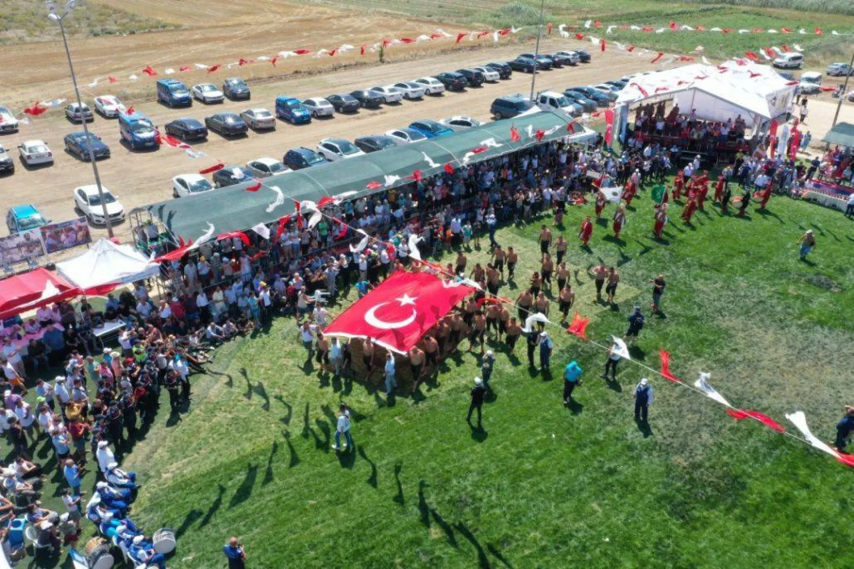 Başpehlivanlar Silivri er meydanını titretti