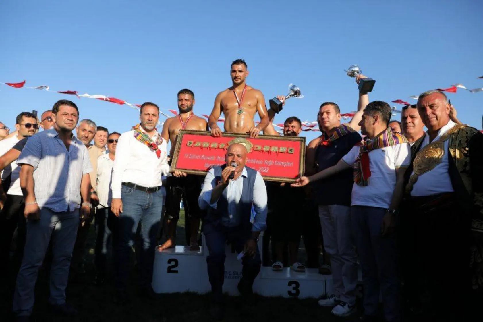 Başpehlivanlar Silivri er meydanını titretti