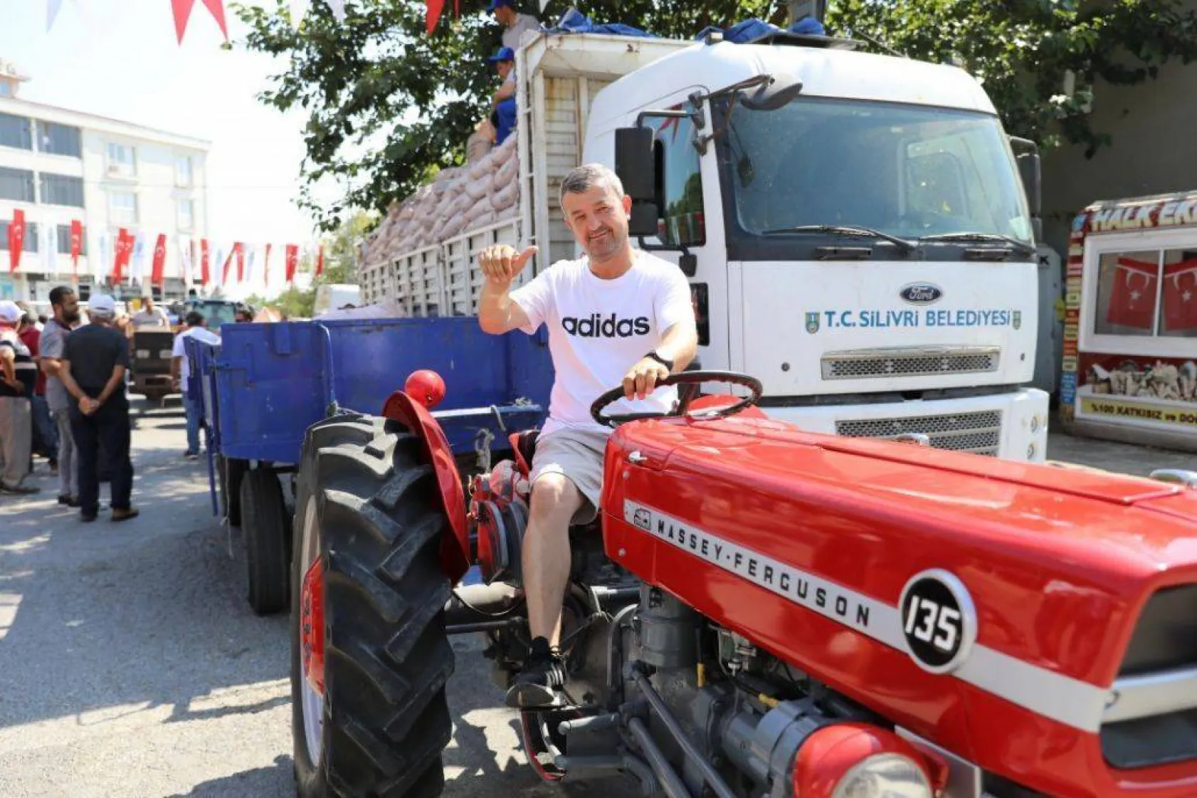 Çanta ve Gümüşyakalı üreticilere tohumluk arpa desteği
