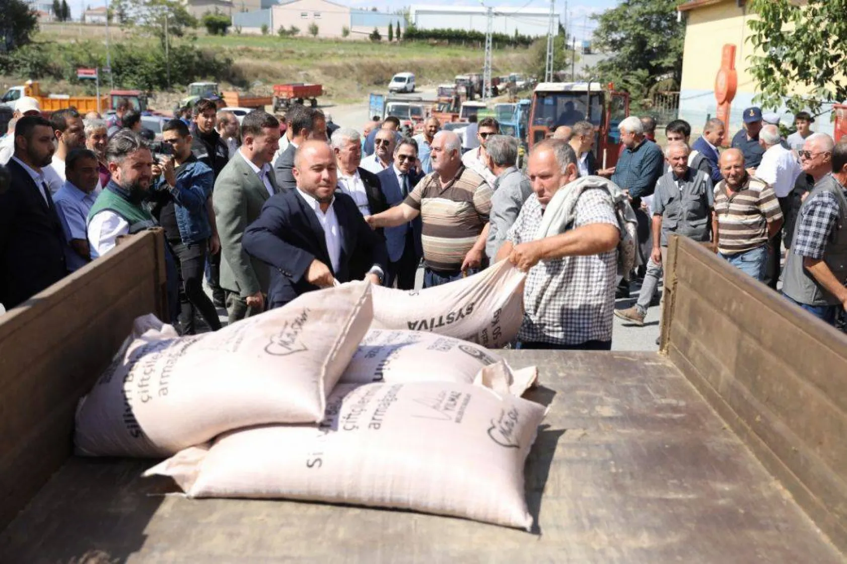 Bekirli, Kurfallı ve Fener'de tohumluk arpa coşkusu