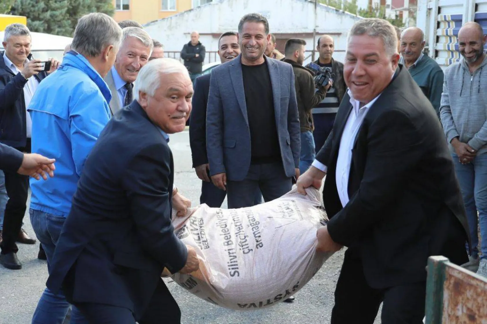 Selimpaşalı Çiftçilere Tohumluk Arpa Desteği