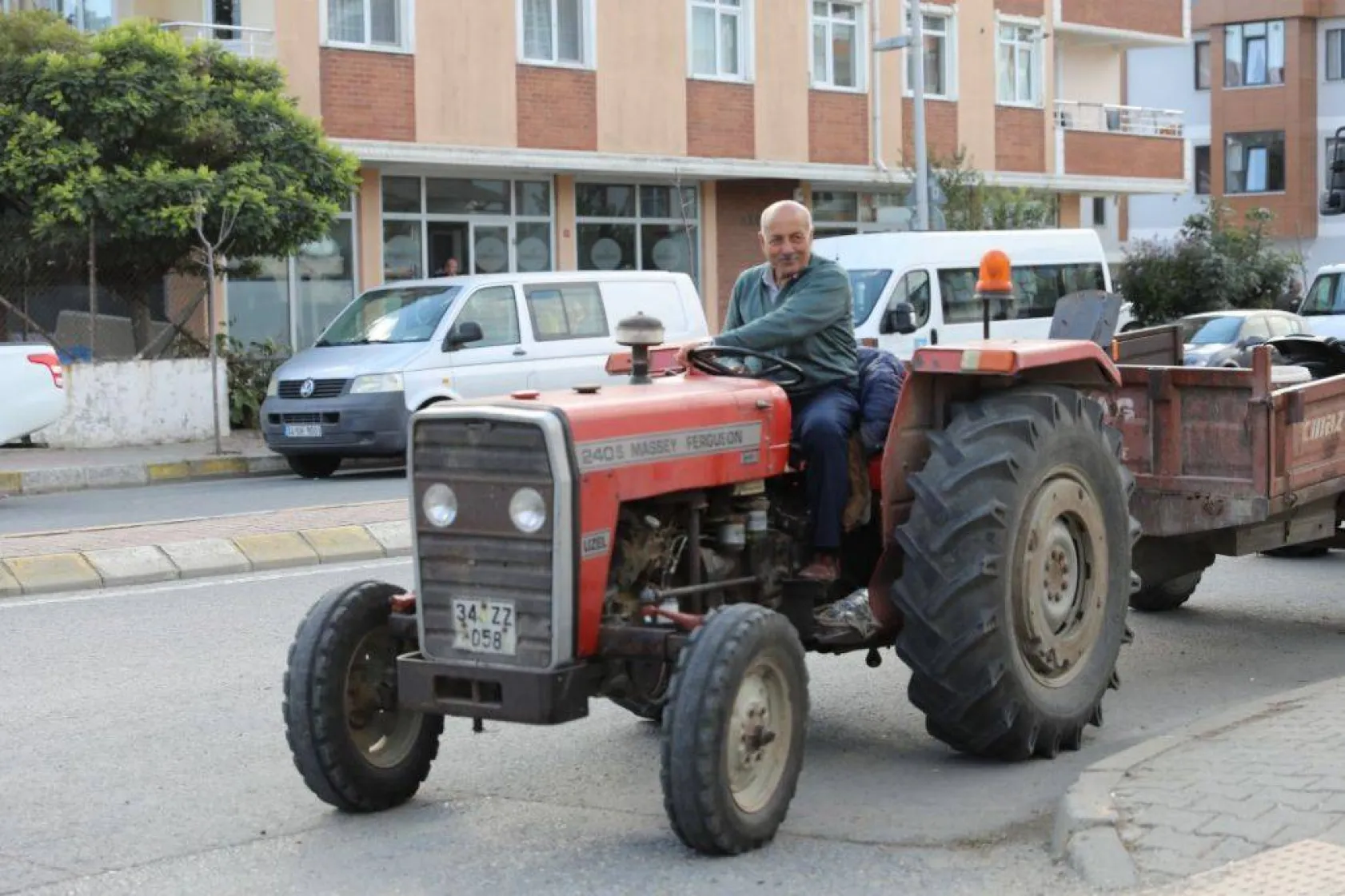 Selimpaşalı Çiftçilere Tohumluk Arpa Desteği
