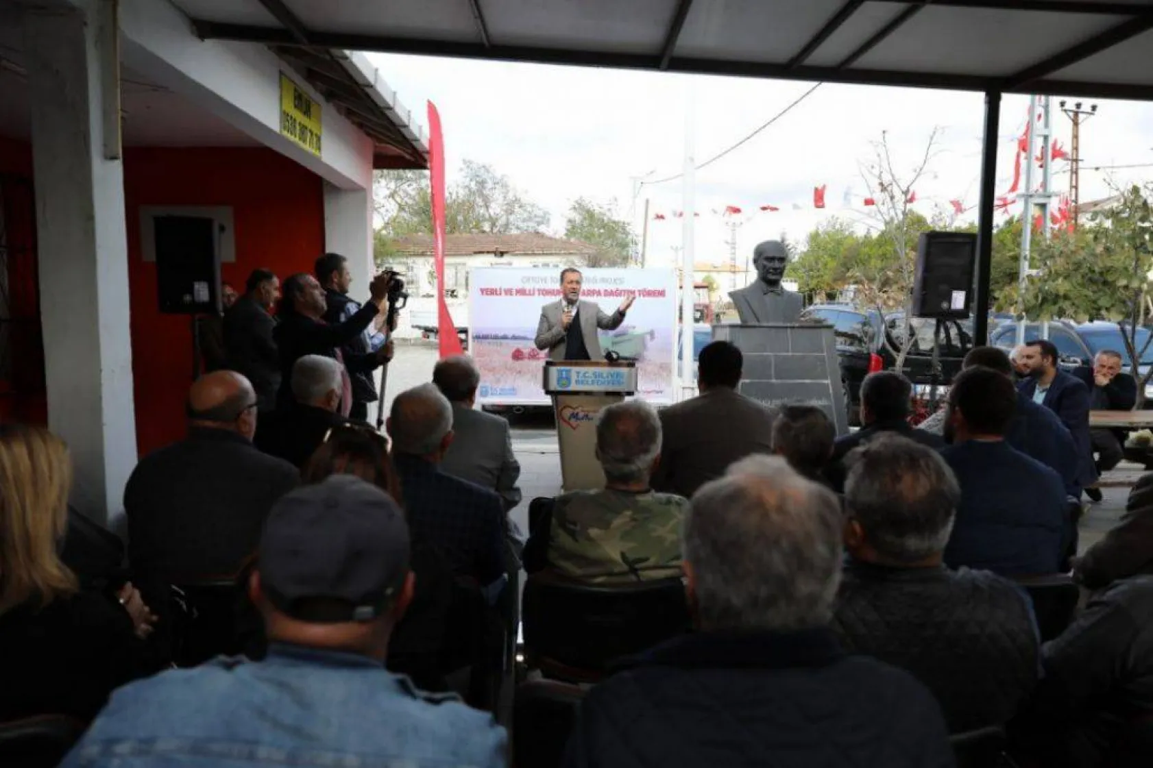 Tohumluk arpa dağıtımı devam ediyor