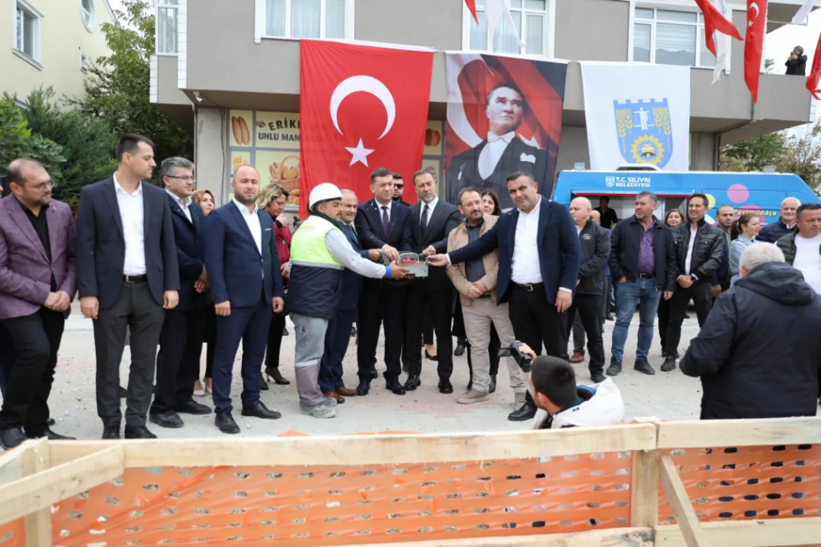 Cumhuriyet mahallesi muhtarlık binasının temeli atıldı