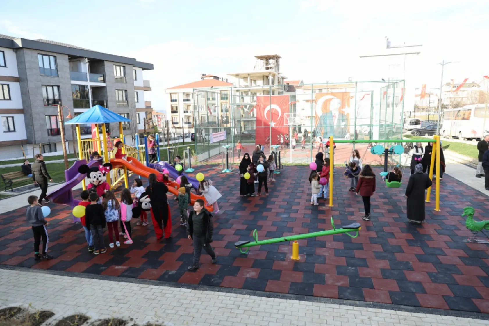 Kaptan Üstündağ park ve spor alanı hizmete açıldı