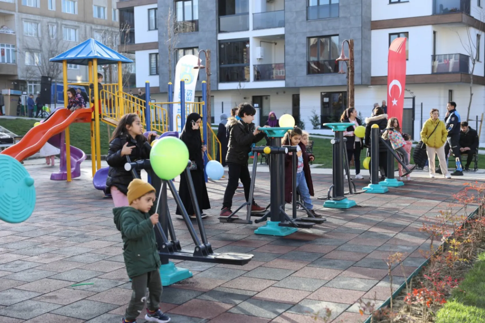 Kaptan Üstündağ park ve spor alanı hizmete açıldı