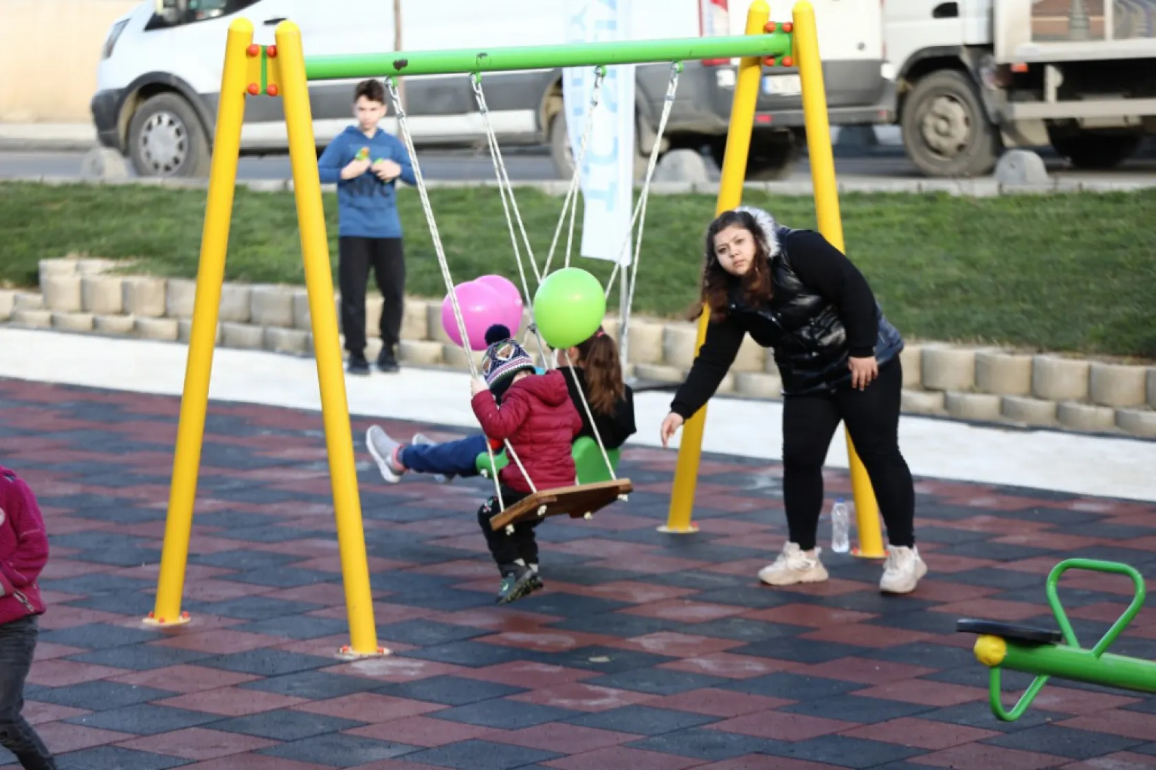 Kaptan Üstündağ park ve spor alanı hizmete açıldı