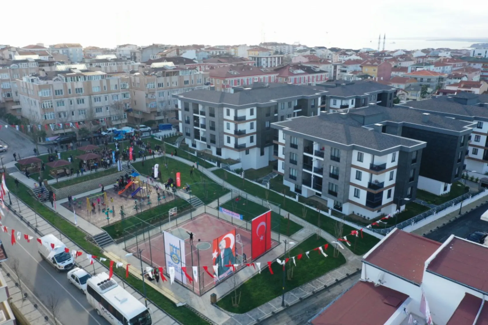 Kaptan Üstündağ park ve spor alanı hizmete açıldı