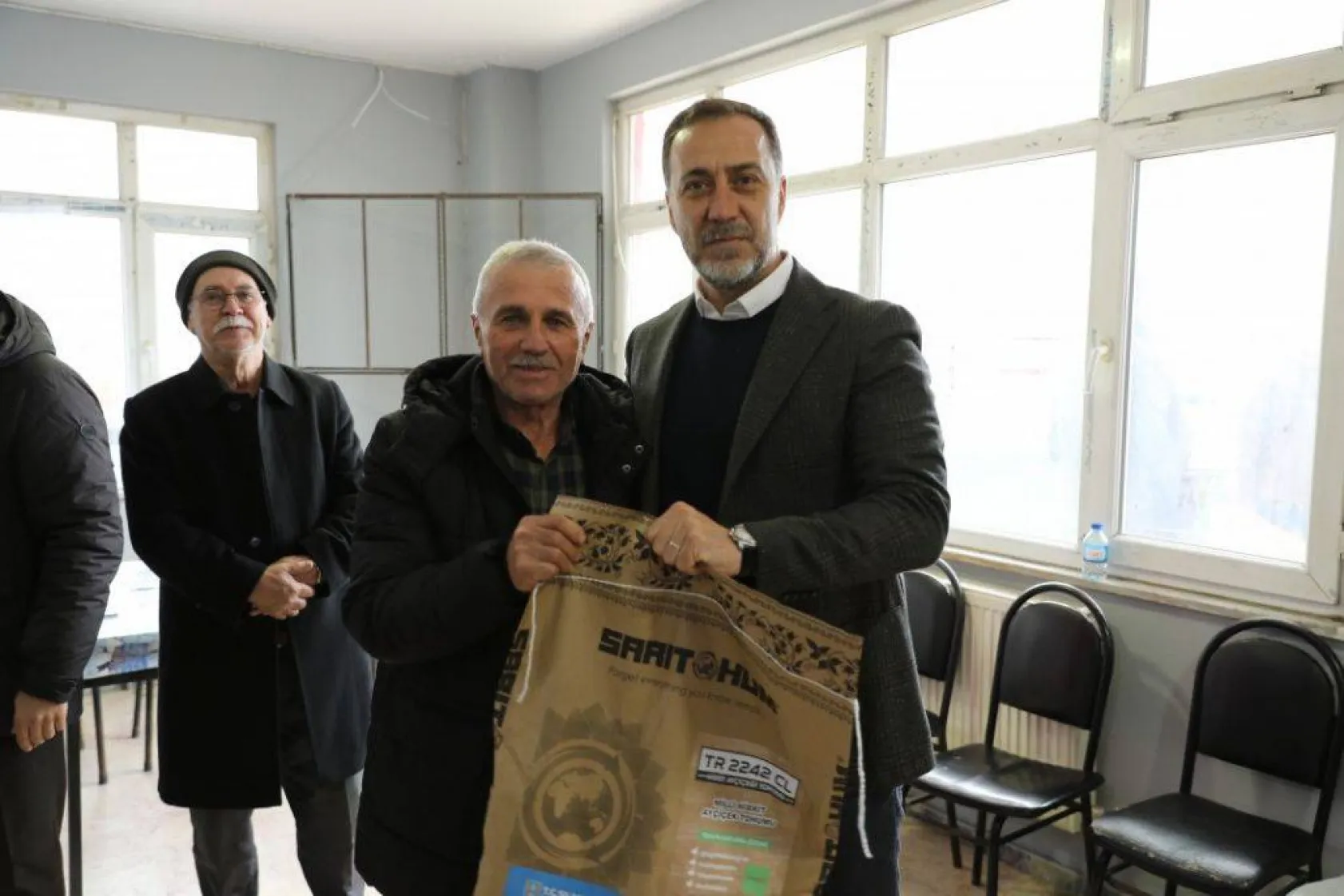 Silivrili çiftçiler milli Ayçiçek tohumu sevinci yaşıyor