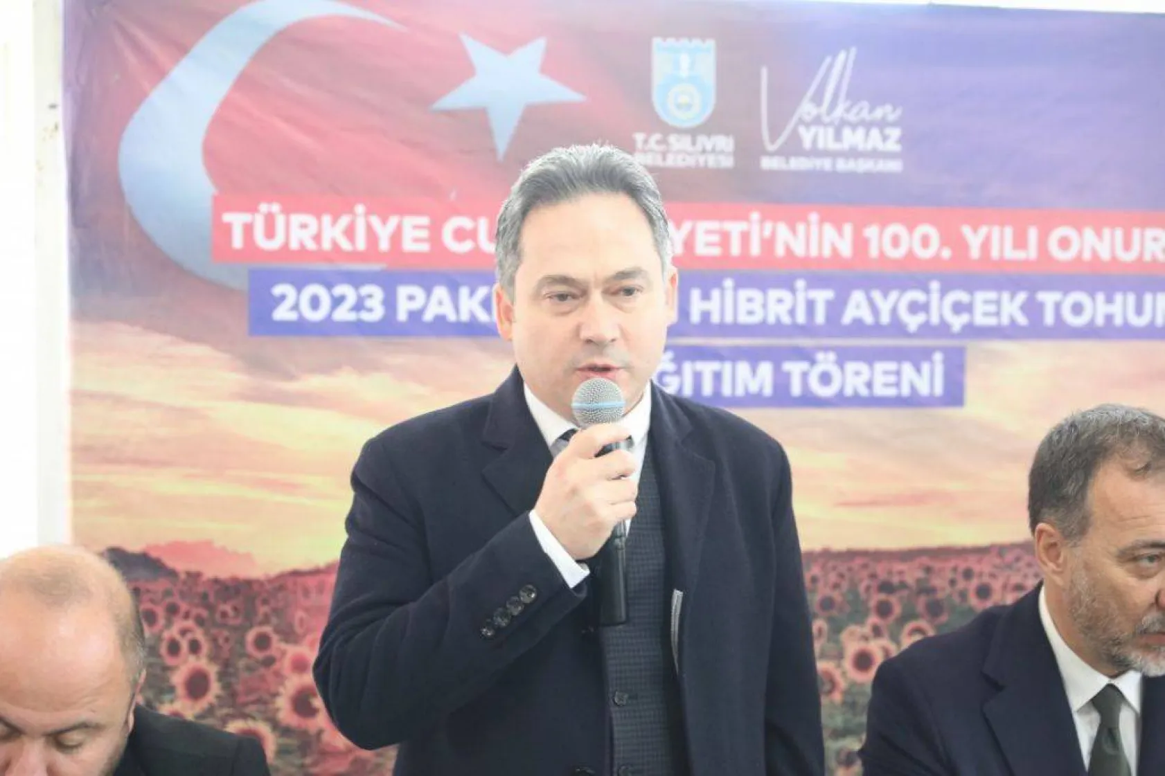 Çiftçilerin yüzü milli Ayçiçek tohumuyla gülüyor