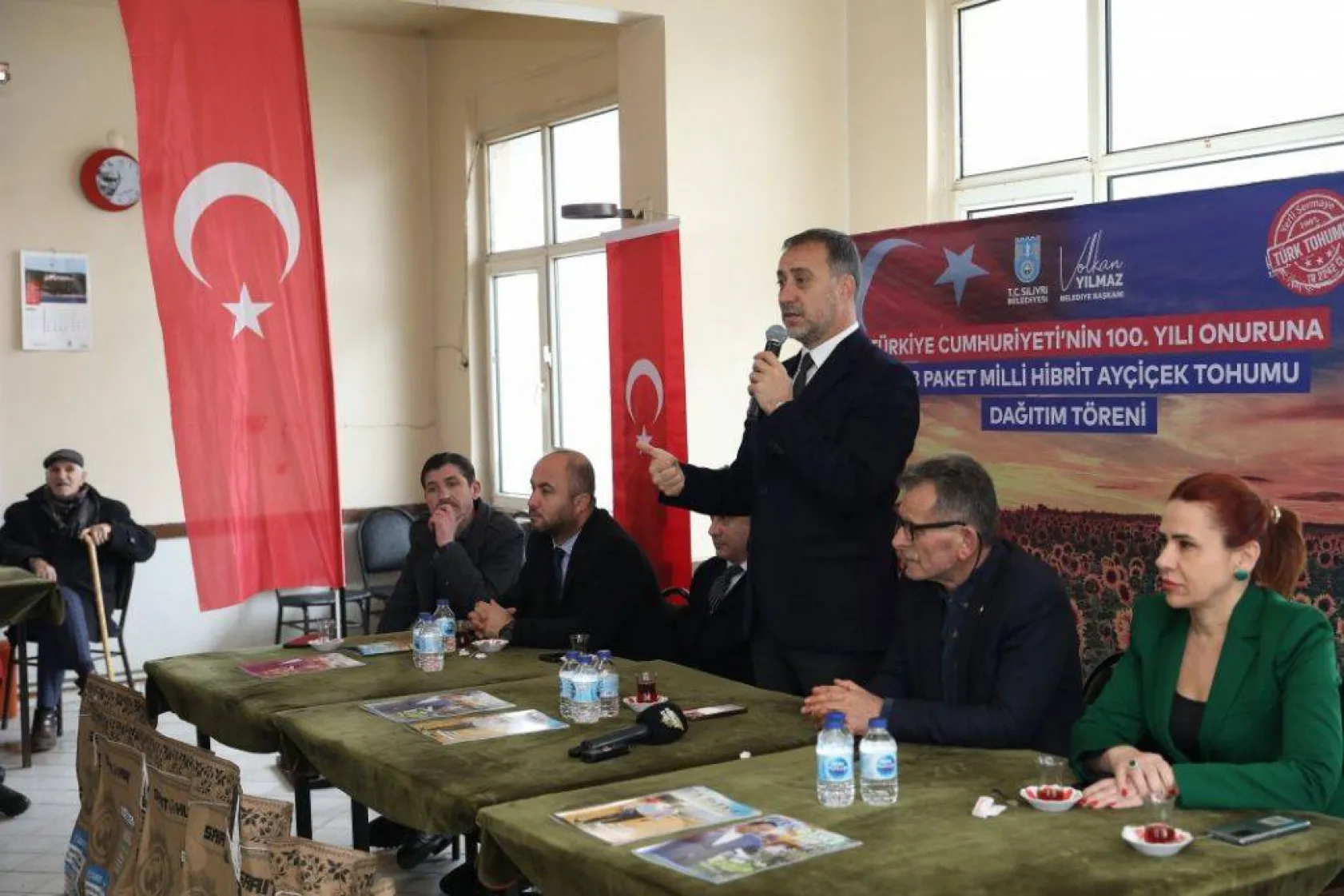 Çiftçilerin yüzü milli Ayçiçek tohumuyla gülüyor