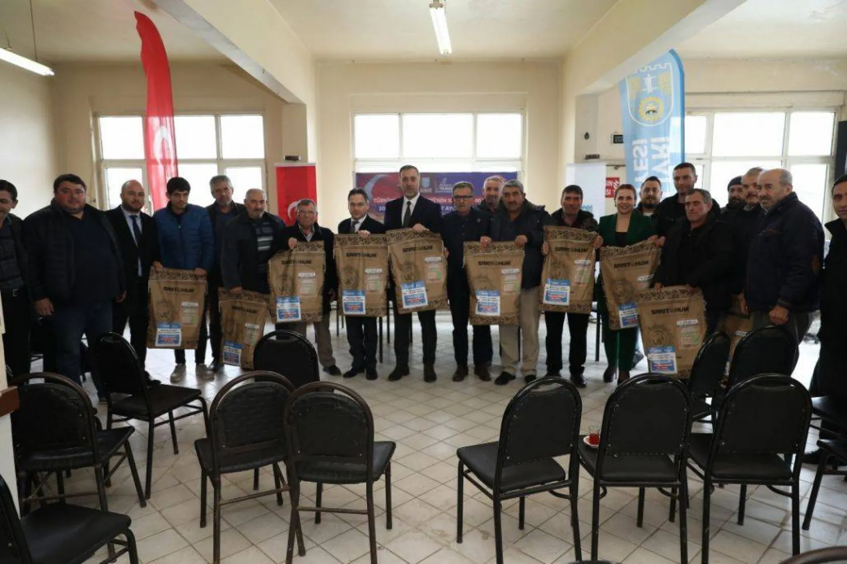 Çiftçilerin yüzü milli Ayçiçek tohumuyla gülüyor