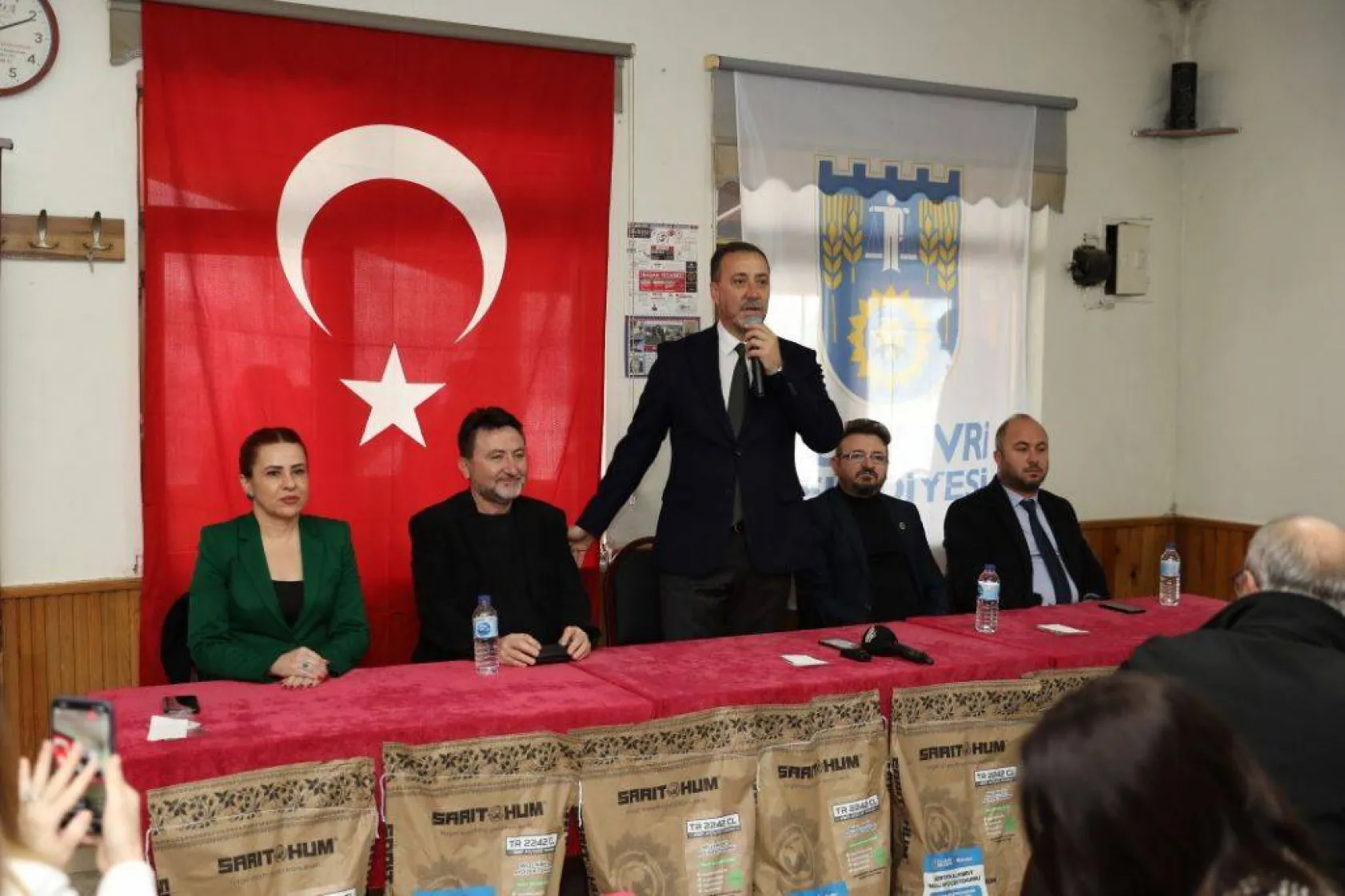 Çiftçilerin yüzü milli Ayçiçek tohumuyla gülüyor