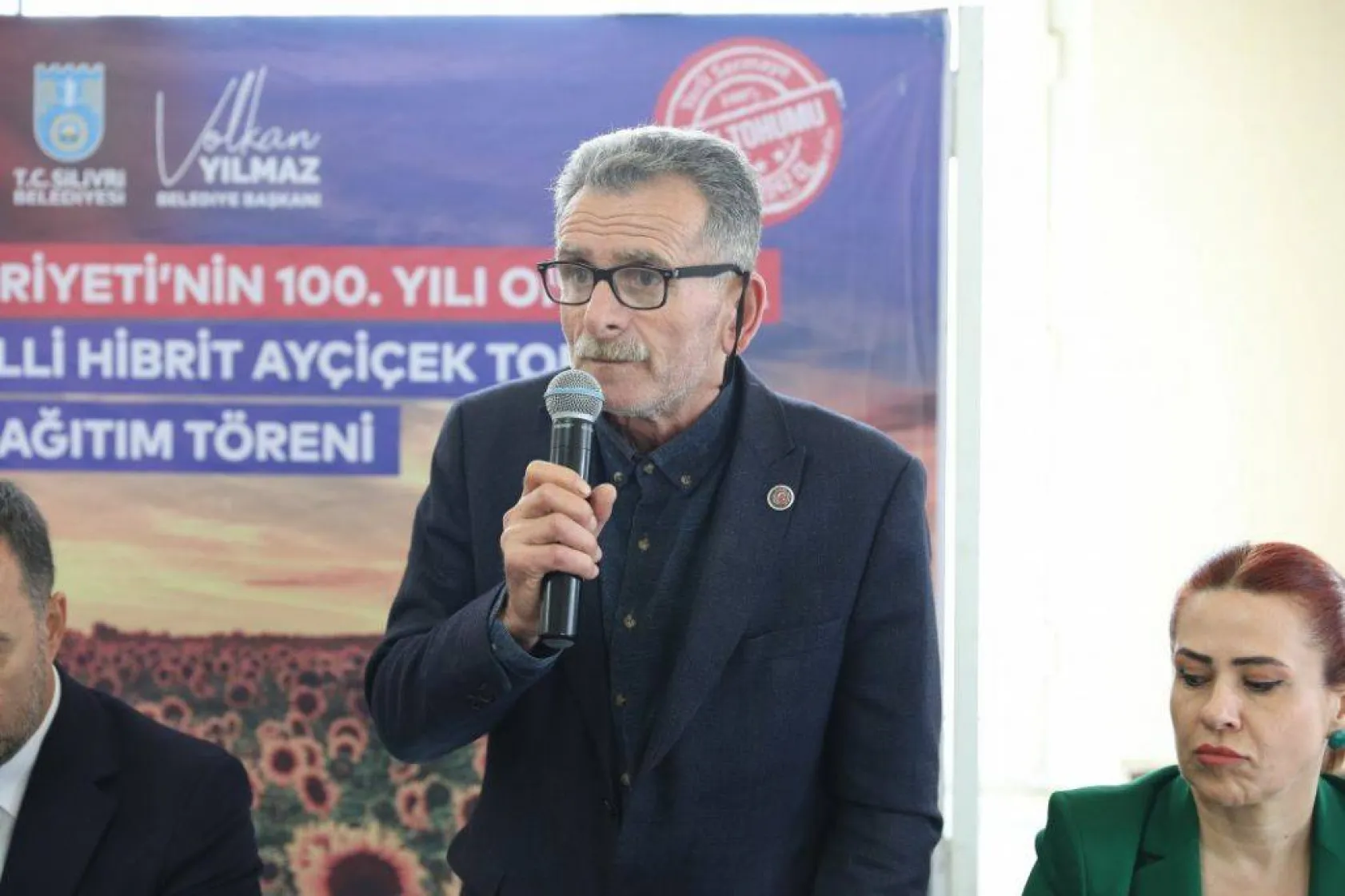 Çiftçilerin yüzü milli Ayçiçek tohumuyla gülüyor