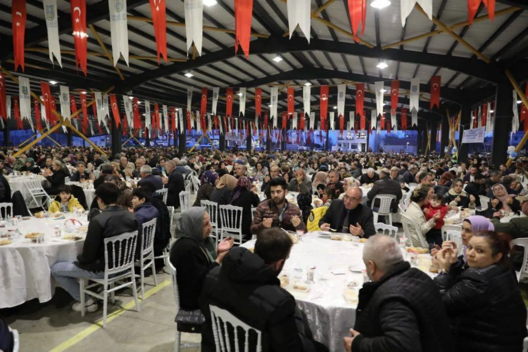 Selimpaşa çevre dostu kapalı pazar yerine kavuştu