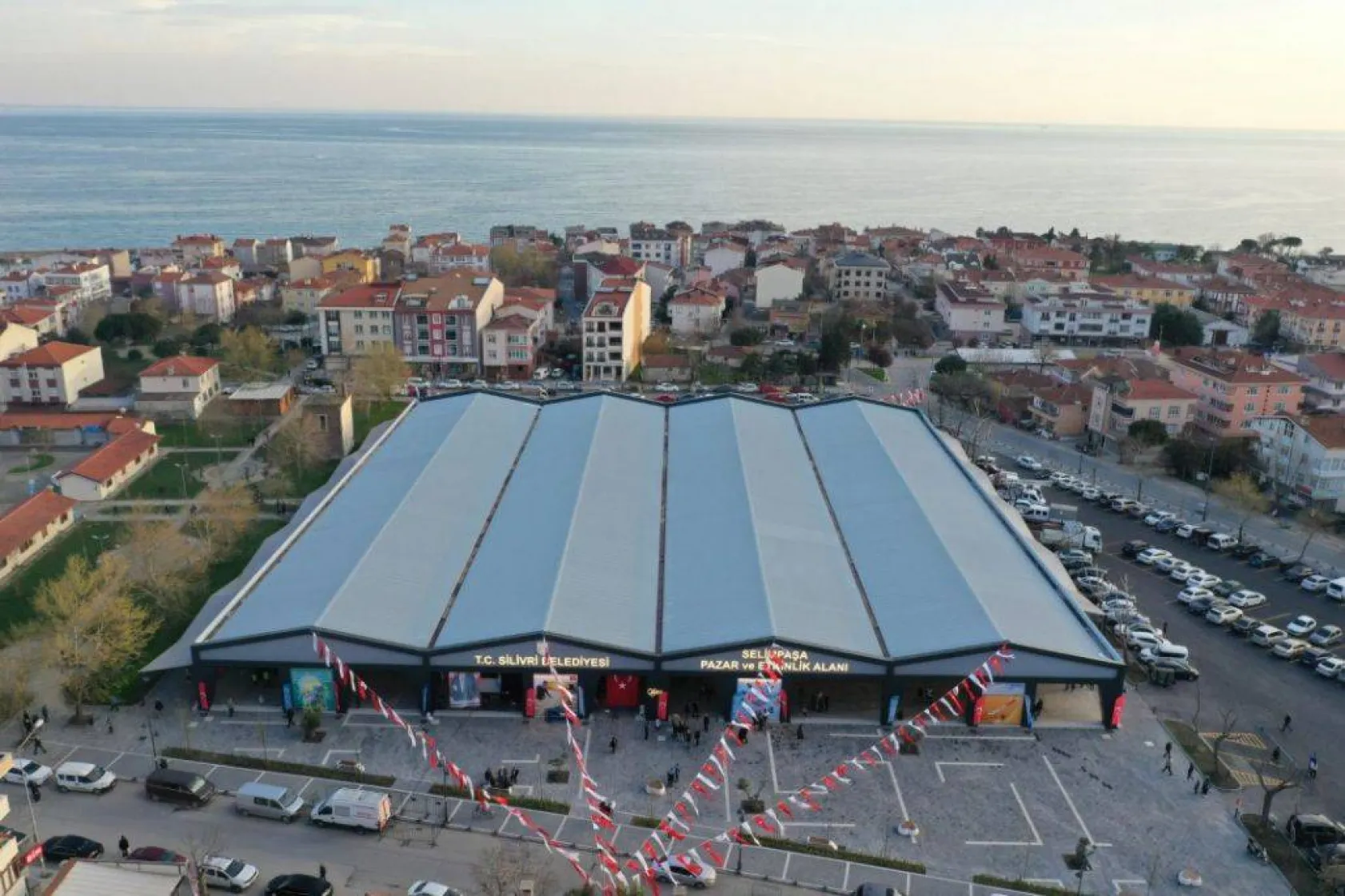 Selimpaşa çevre dostu kapalı pazar yerine kavuştu