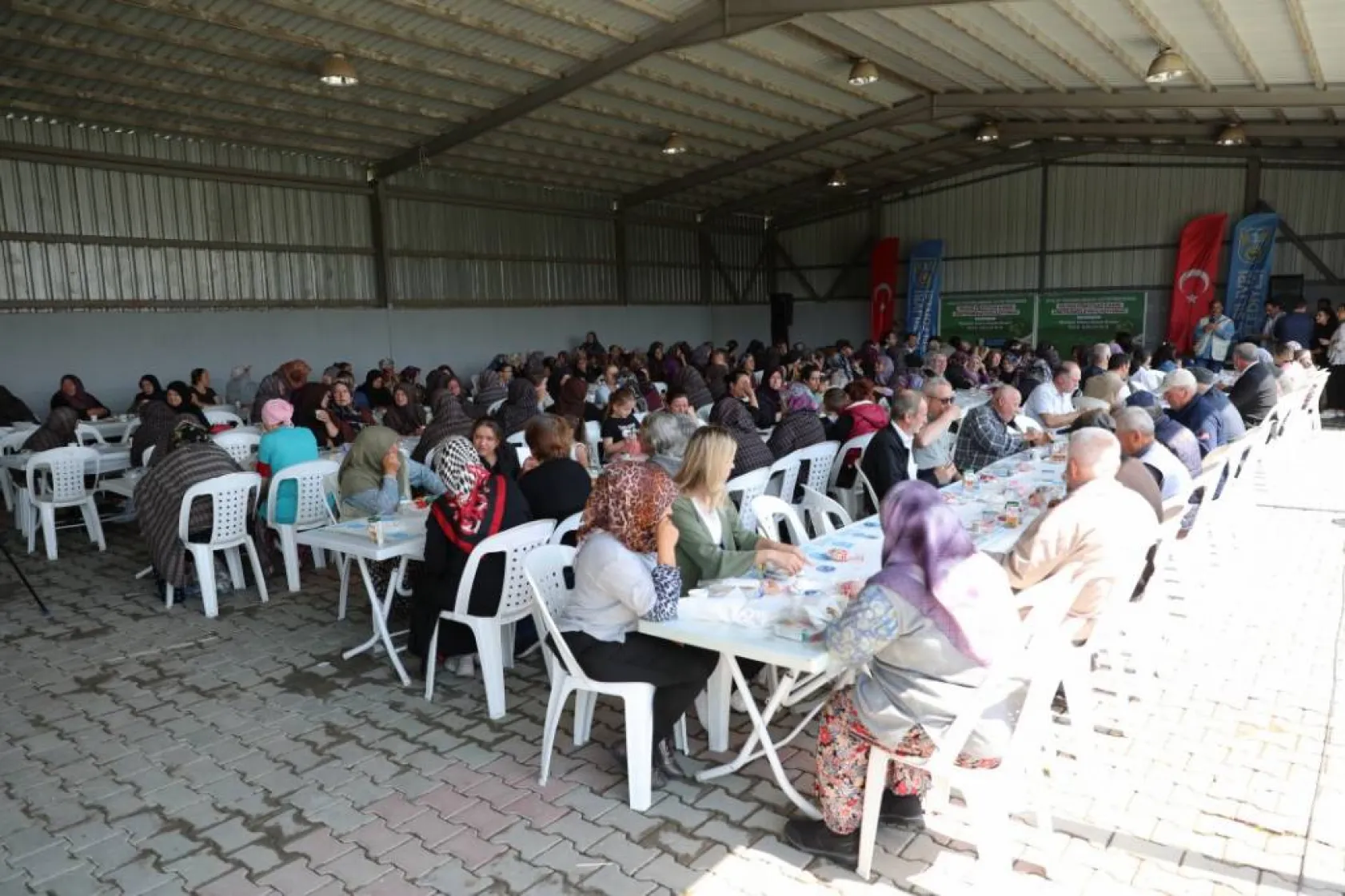 Silivri Belediyesi 650 kadına 90.000 fide dağıttı