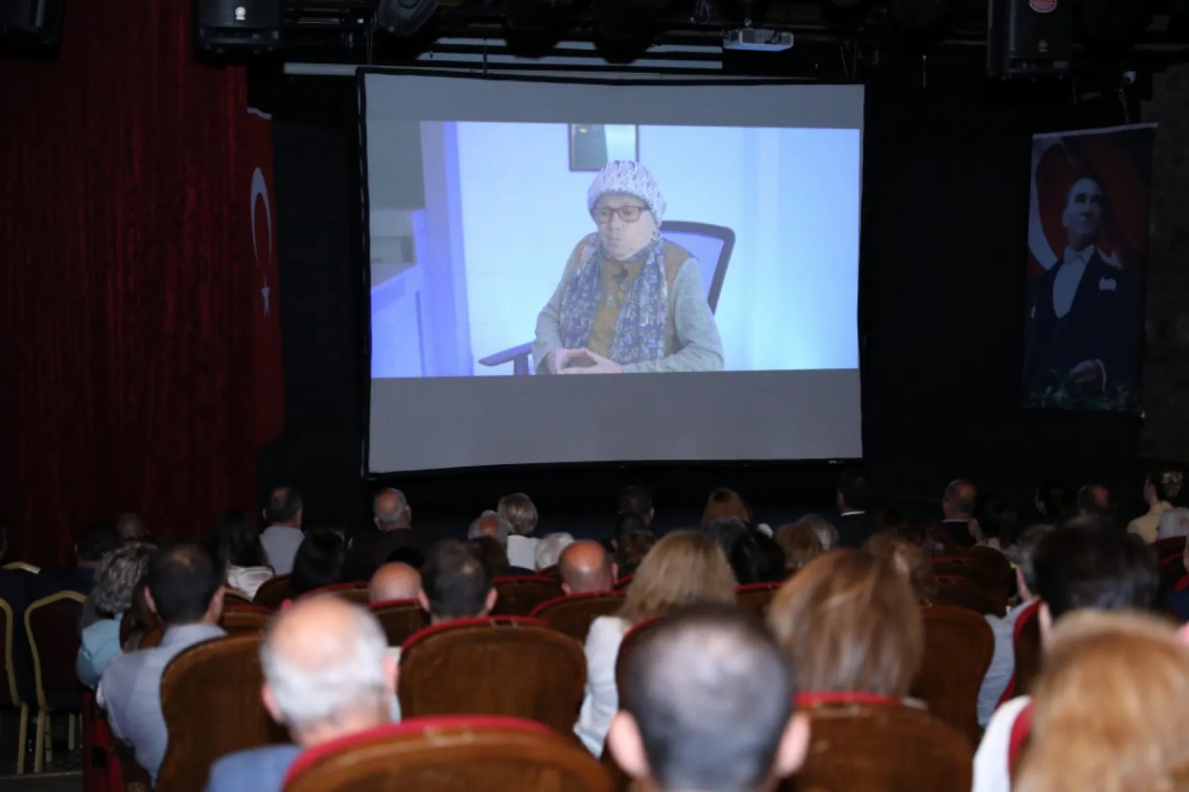 Silivri'de 'Kavuran yaz 89' belgeselinin gösterimi yapıldı