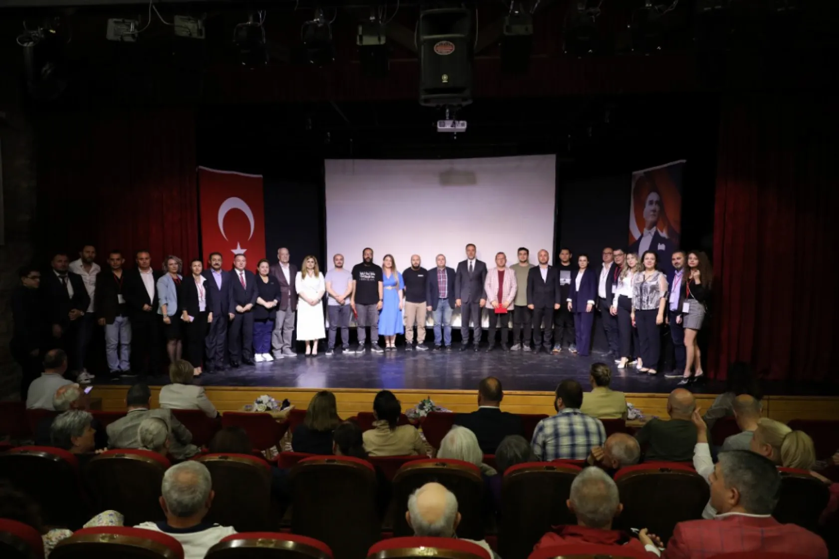 Silivri'de 'Kavuran yaz 89' belgeselinin gösterimi yapıldı