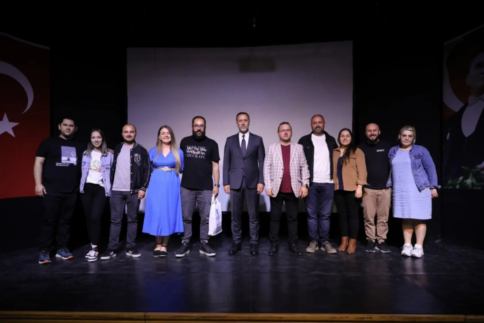 Silivri'de 'Kavuran yaz 89' belgeselinin gösterimi yapıldı