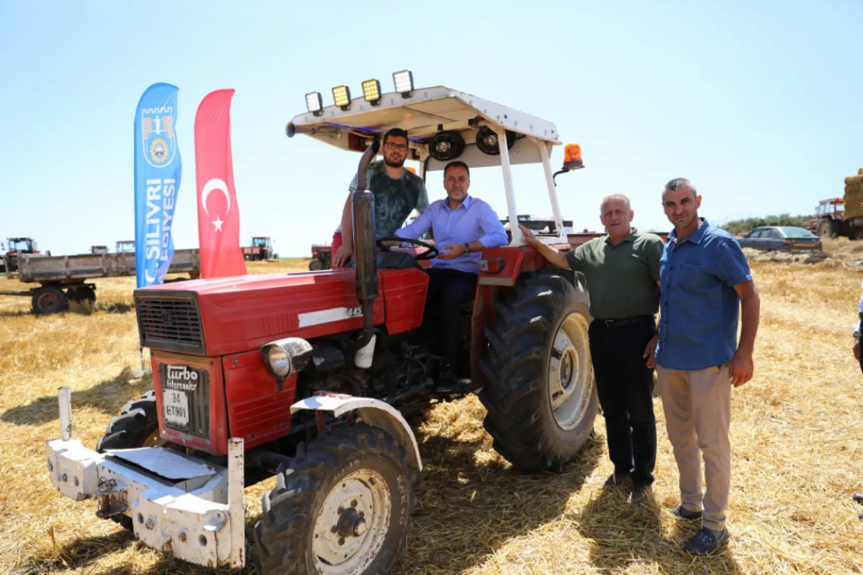 Silivri Belediyesinden üreticilere 2,5 milyon TL'lik saman desteği