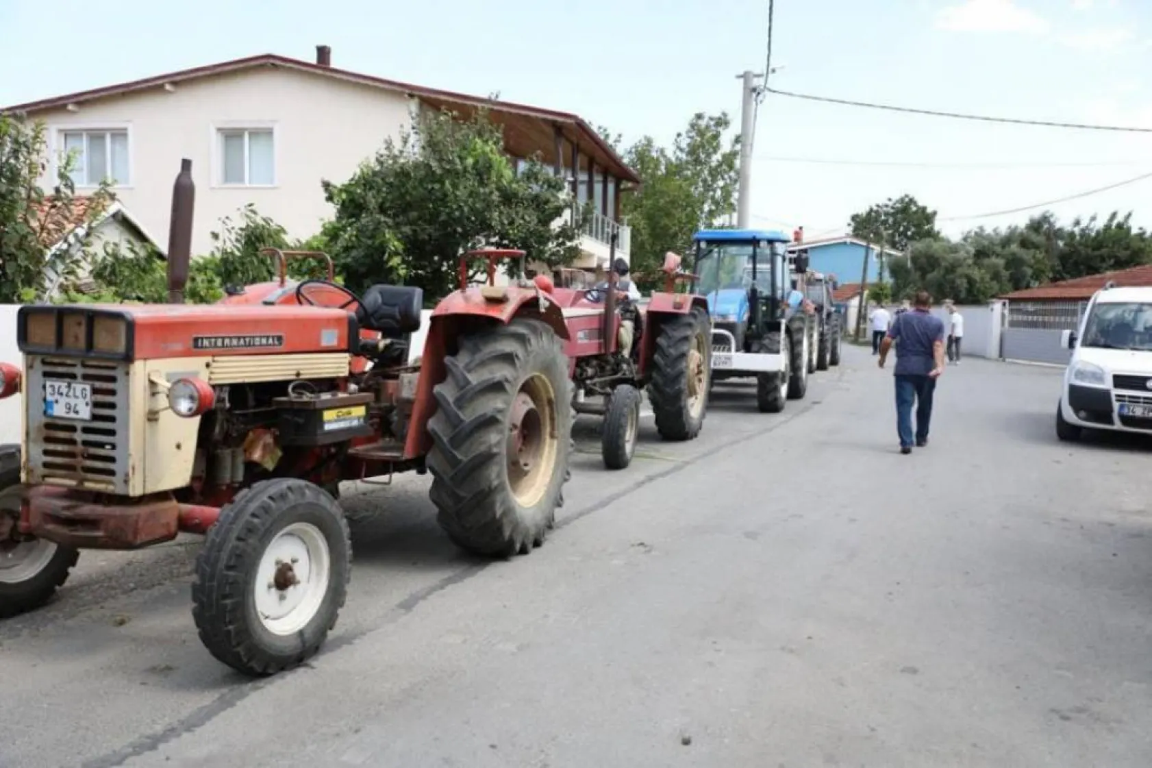 Silivrili çiftçilerin tohumluk arpa sevinci devam ediyor