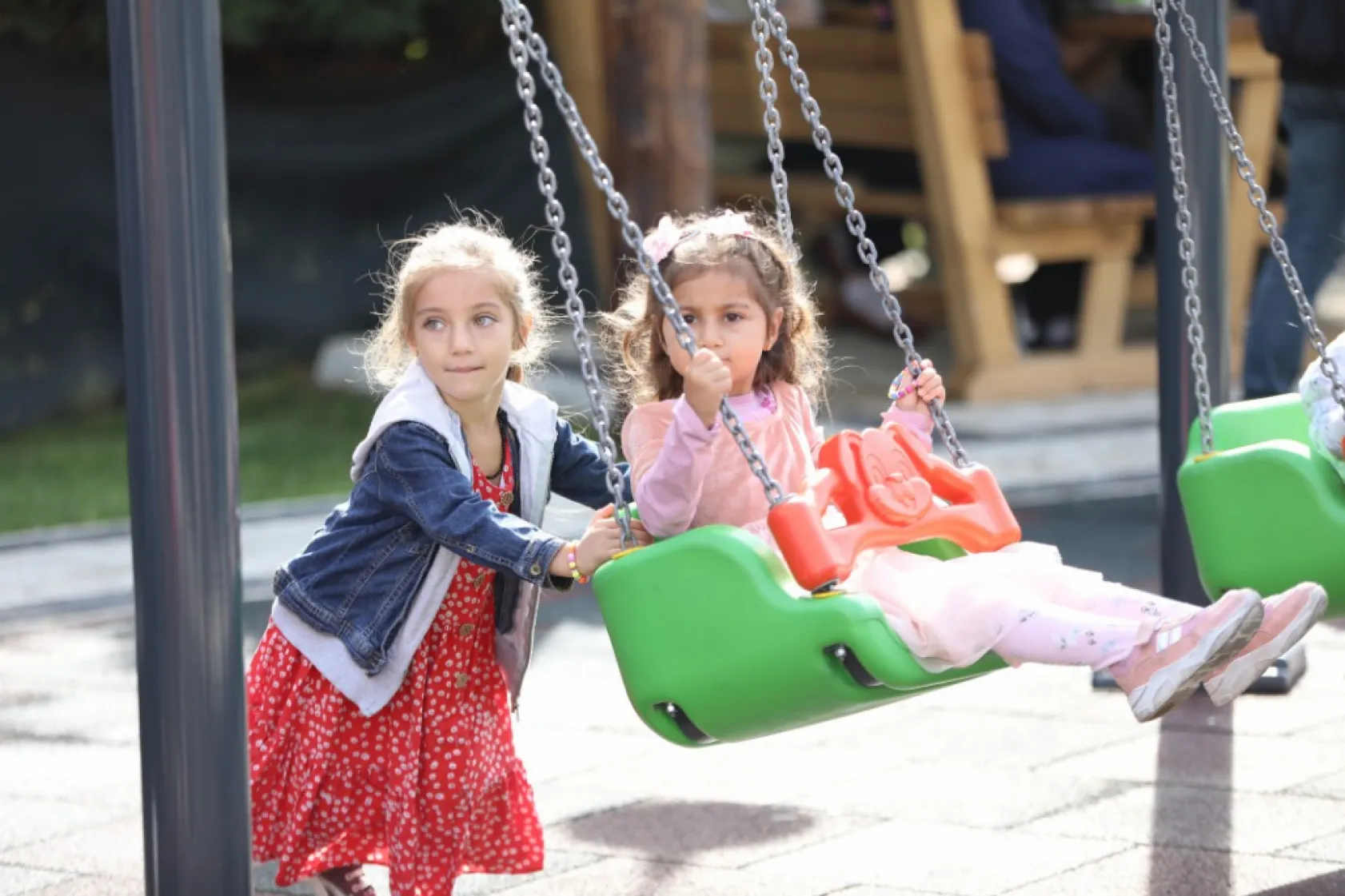 Başkan Yılmaz: 'Silivri'nin üzerinde biriken tozu ve kiri süpürüyoruz'