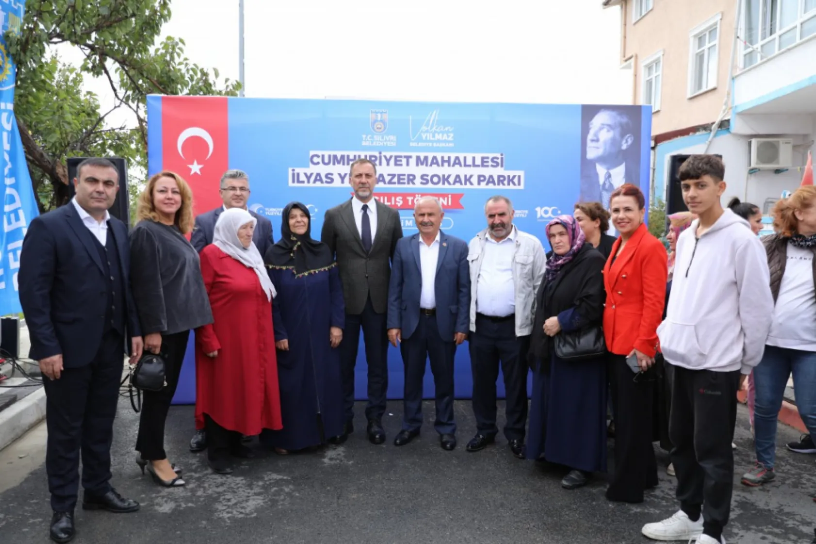 Başkan Yılmaz: 'Silivri'nin üzerinde biriken tozu ve kiri süpürüyoruz'