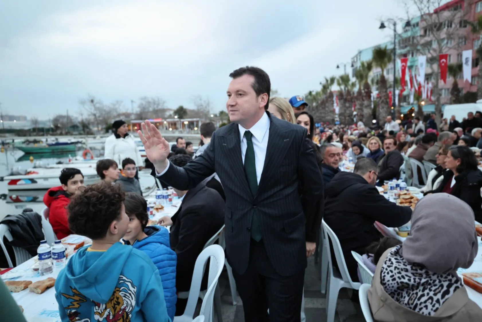 Silivri Sahilinde Büyük İftar Programı Gerçekleşti